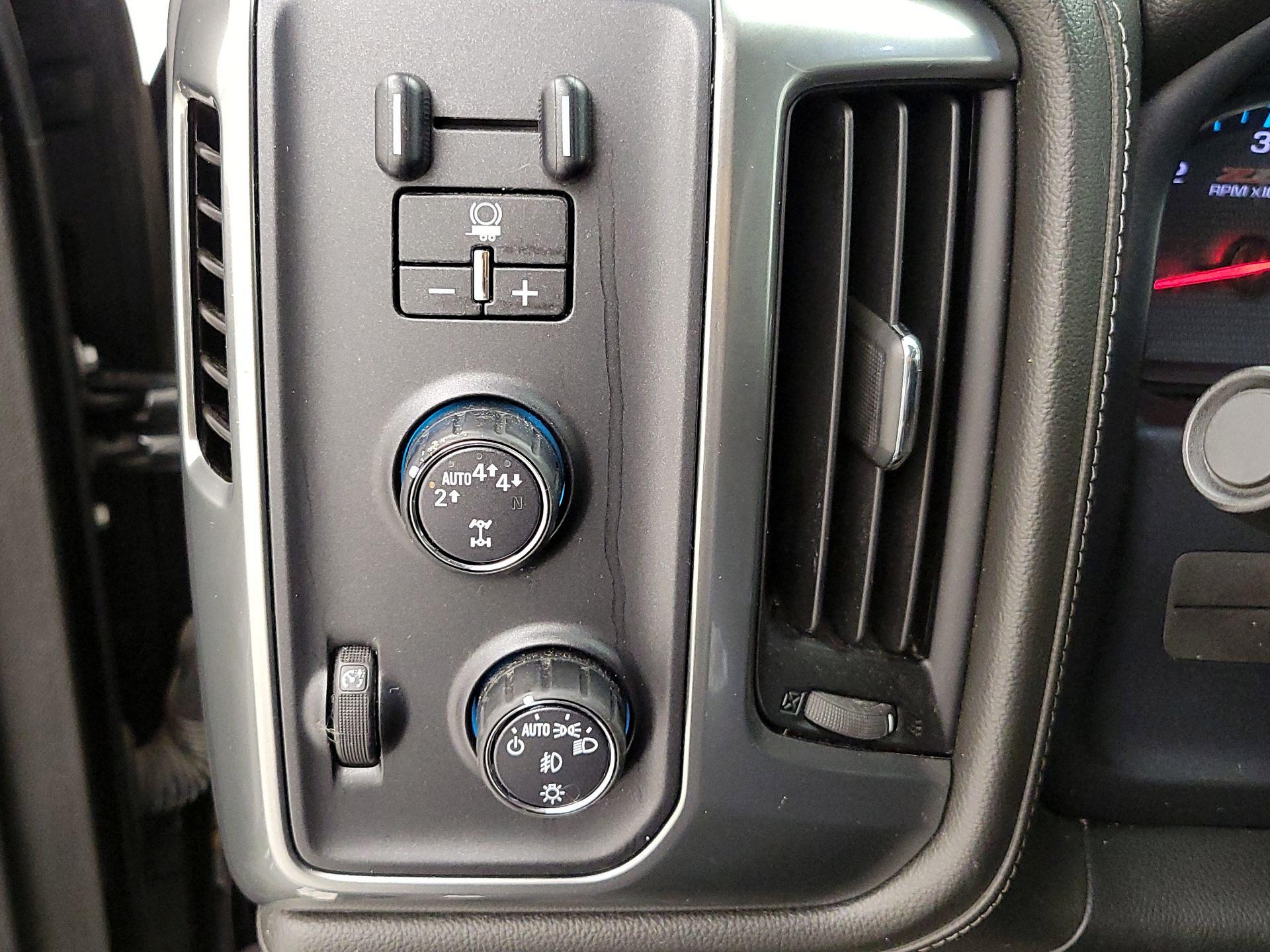 Thumbnail: 2017 Chevrolet Silverado 1500 - 13