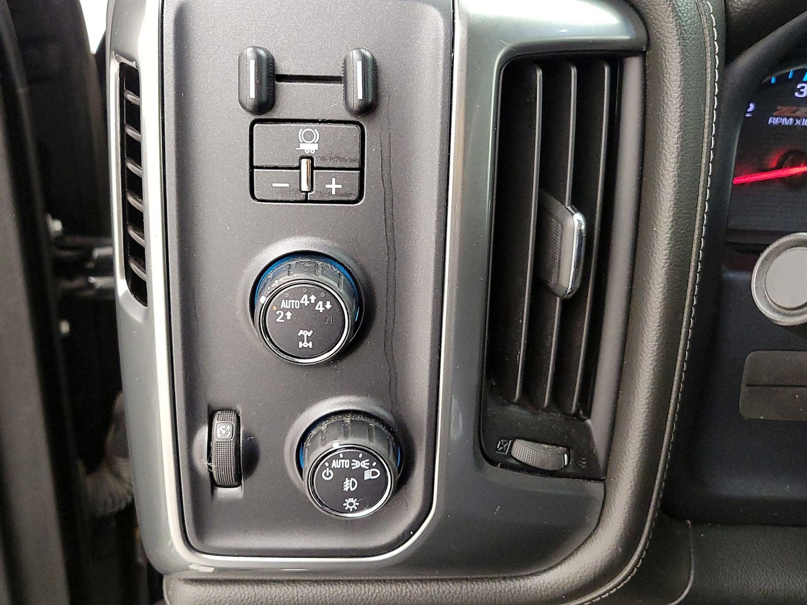 2017 Chevrolet Silverado 1500 LTZ - Photo 14