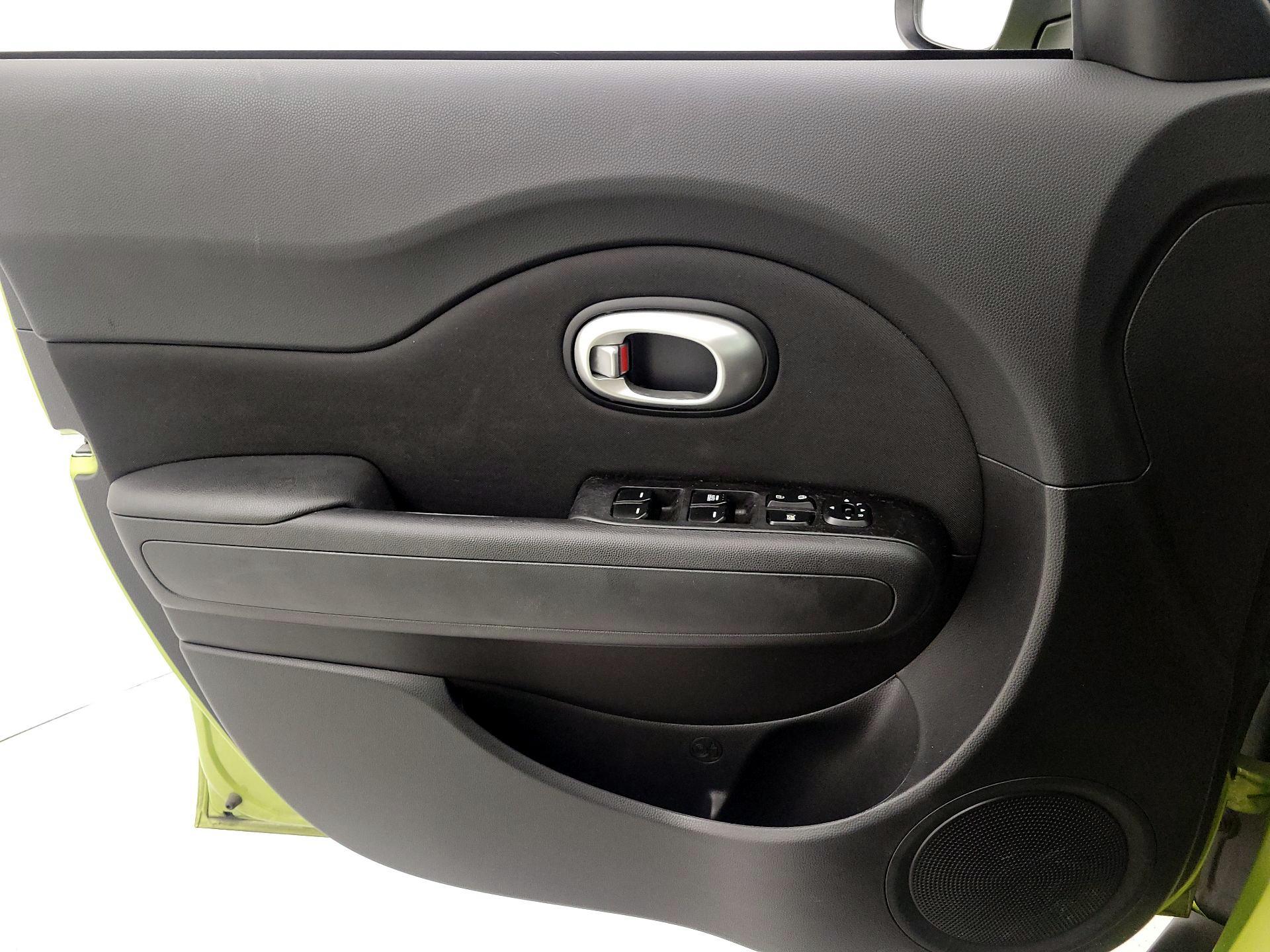 Thumbnail: 2015 Kia Soul - 12