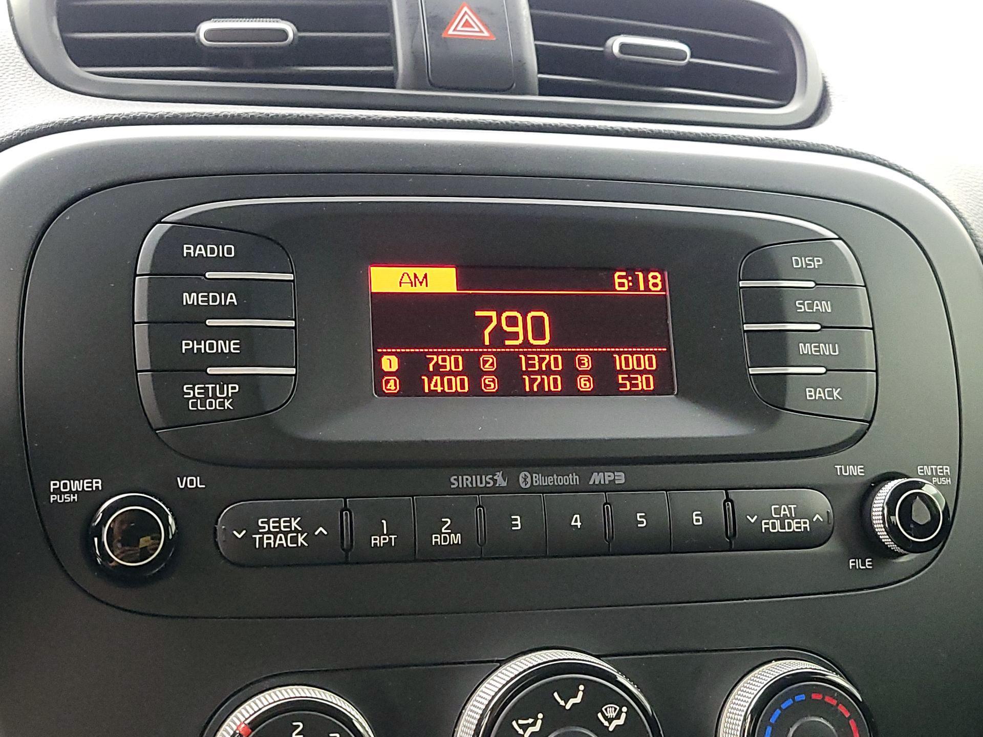 Thumbnail: 2015 Kia Soul - 14