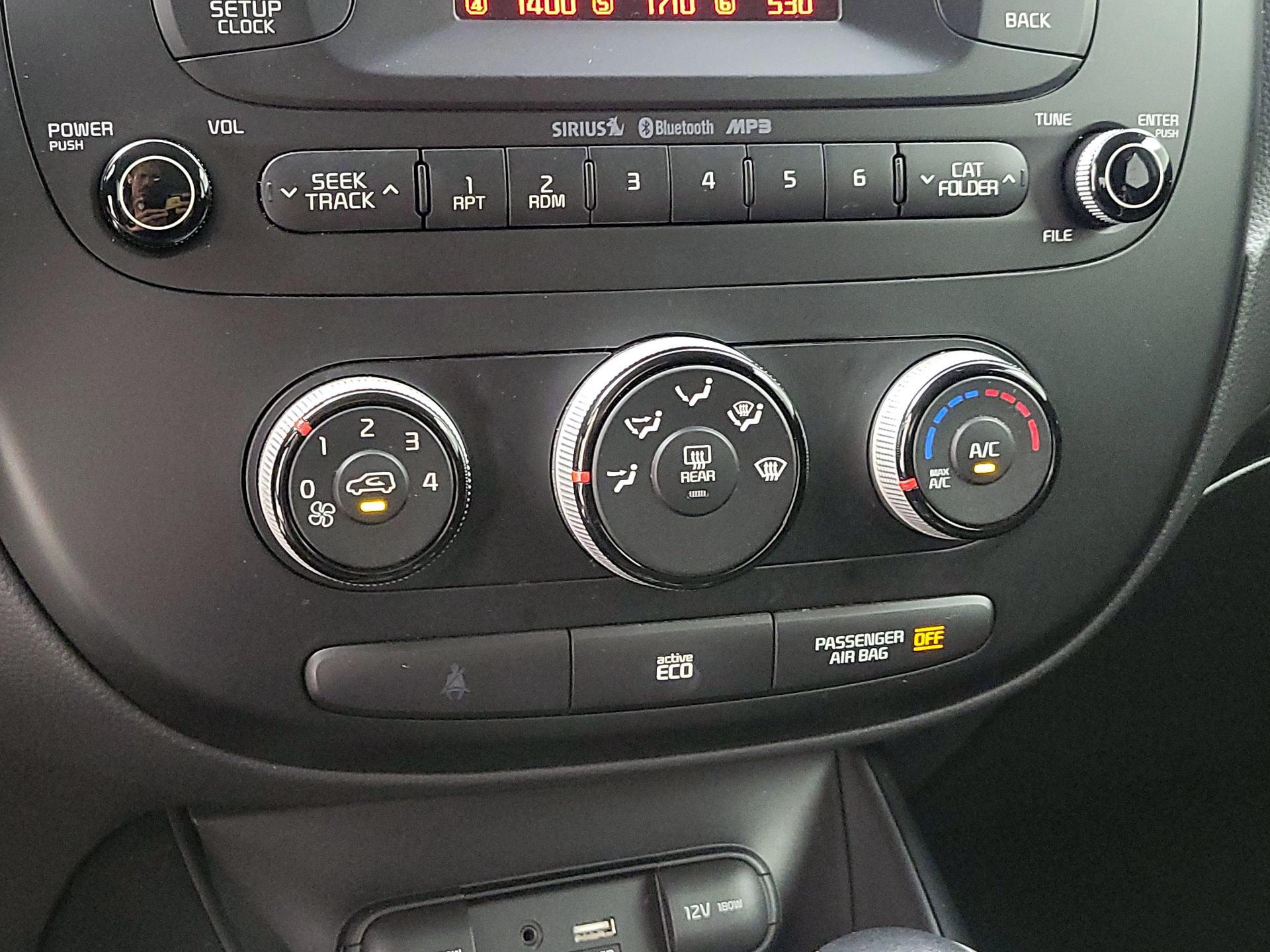 Thumbnail: 2015 Kia Soul - 15