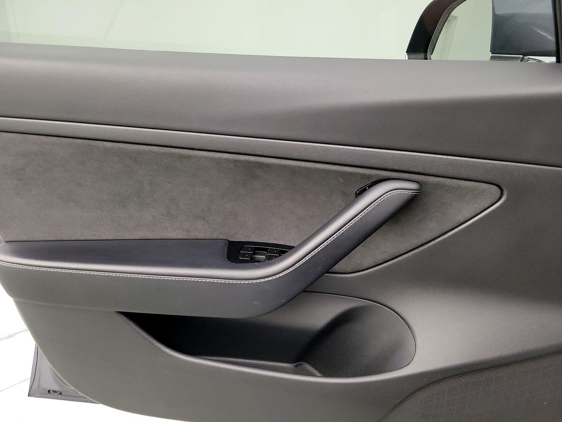 Thumbnail: 2020 Tesla Model 3 - 10
