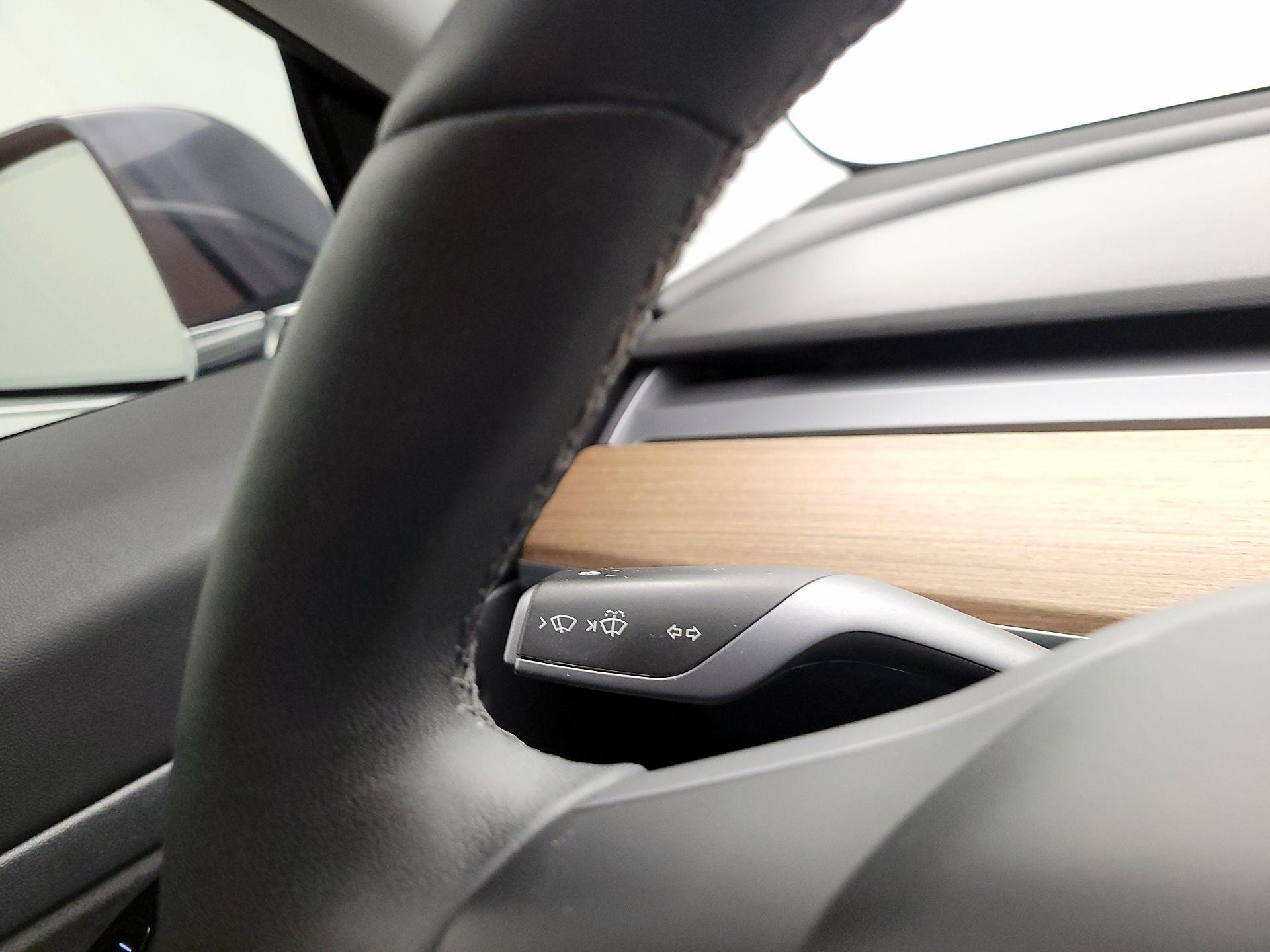 Thumbnail: 2020 Tesla Model 3 - 11