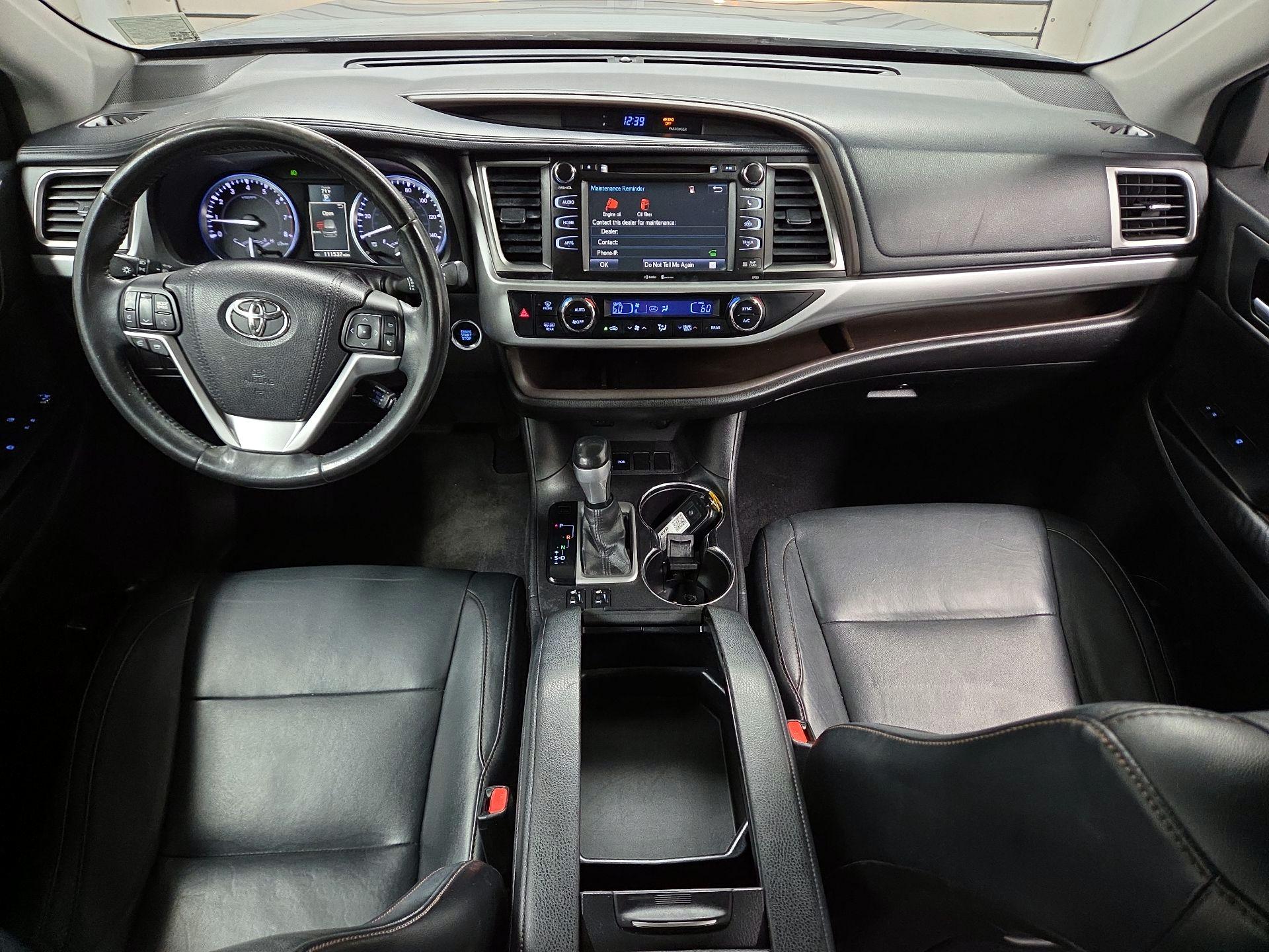 Thumbnail: 2015 Toyota Highlander - 9