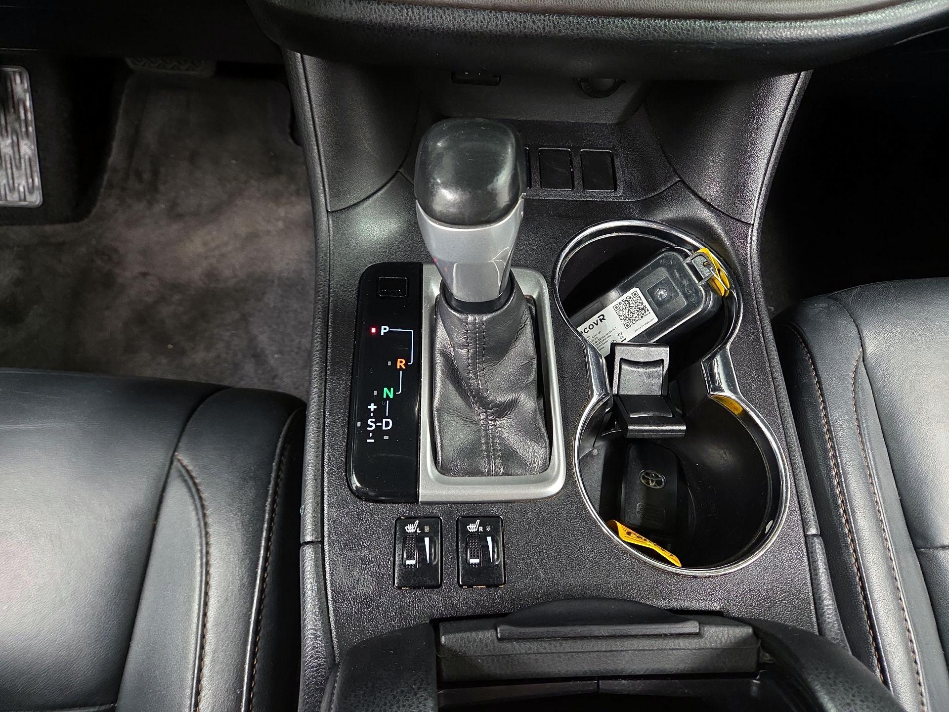 Thumbnail: 2015 Toyota Highlander - 15
