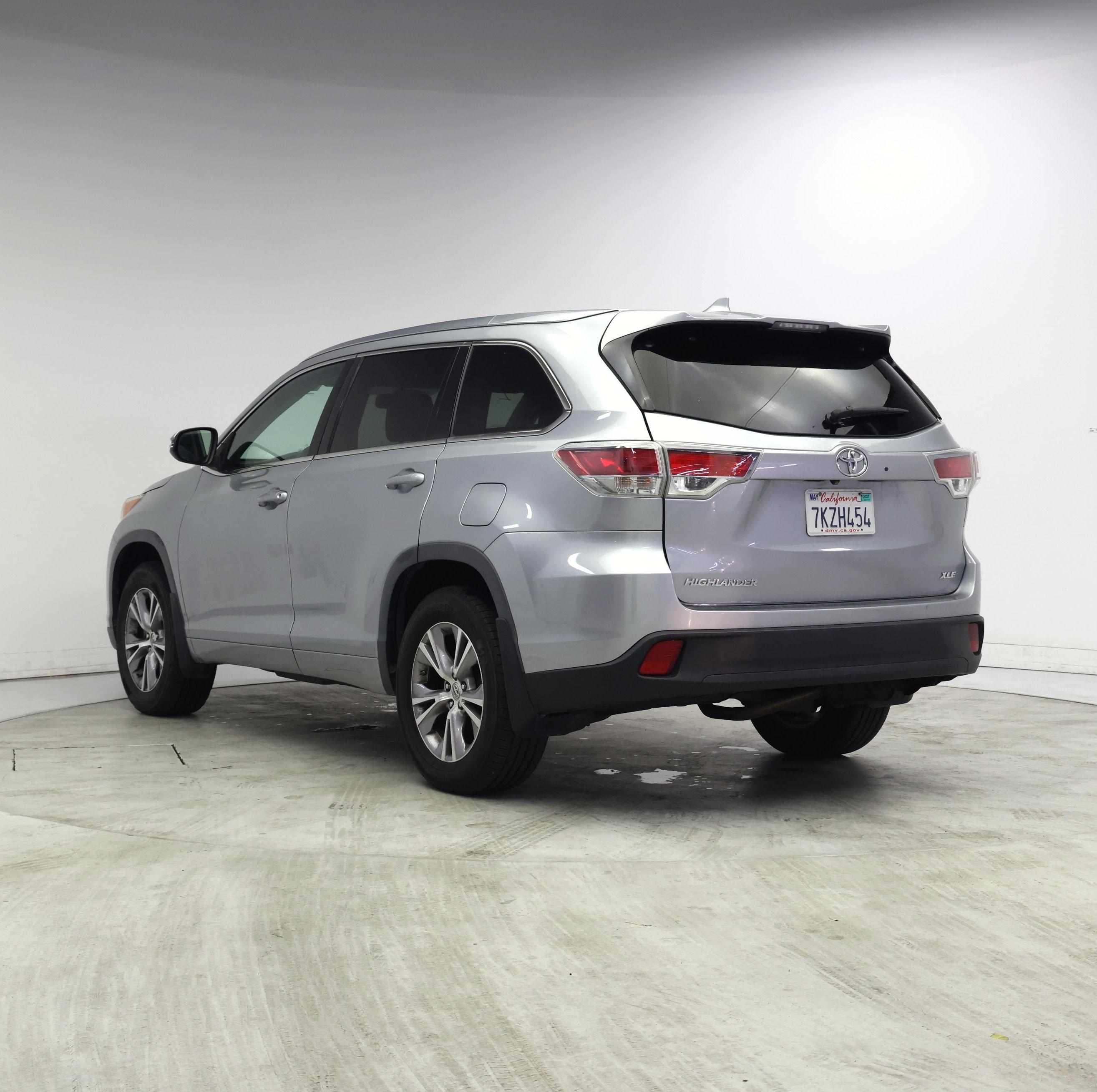 Thumbnail: 2015 Toyota Highlander - 2