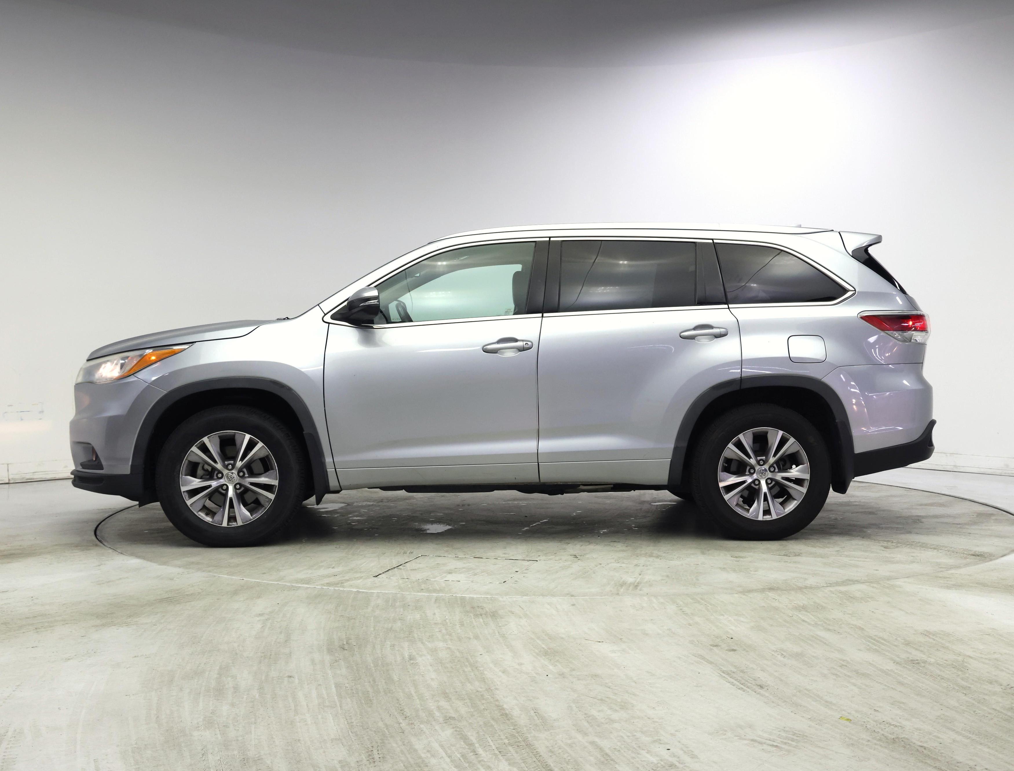 Thumbnail: 2015 Toyota Highlander - 3