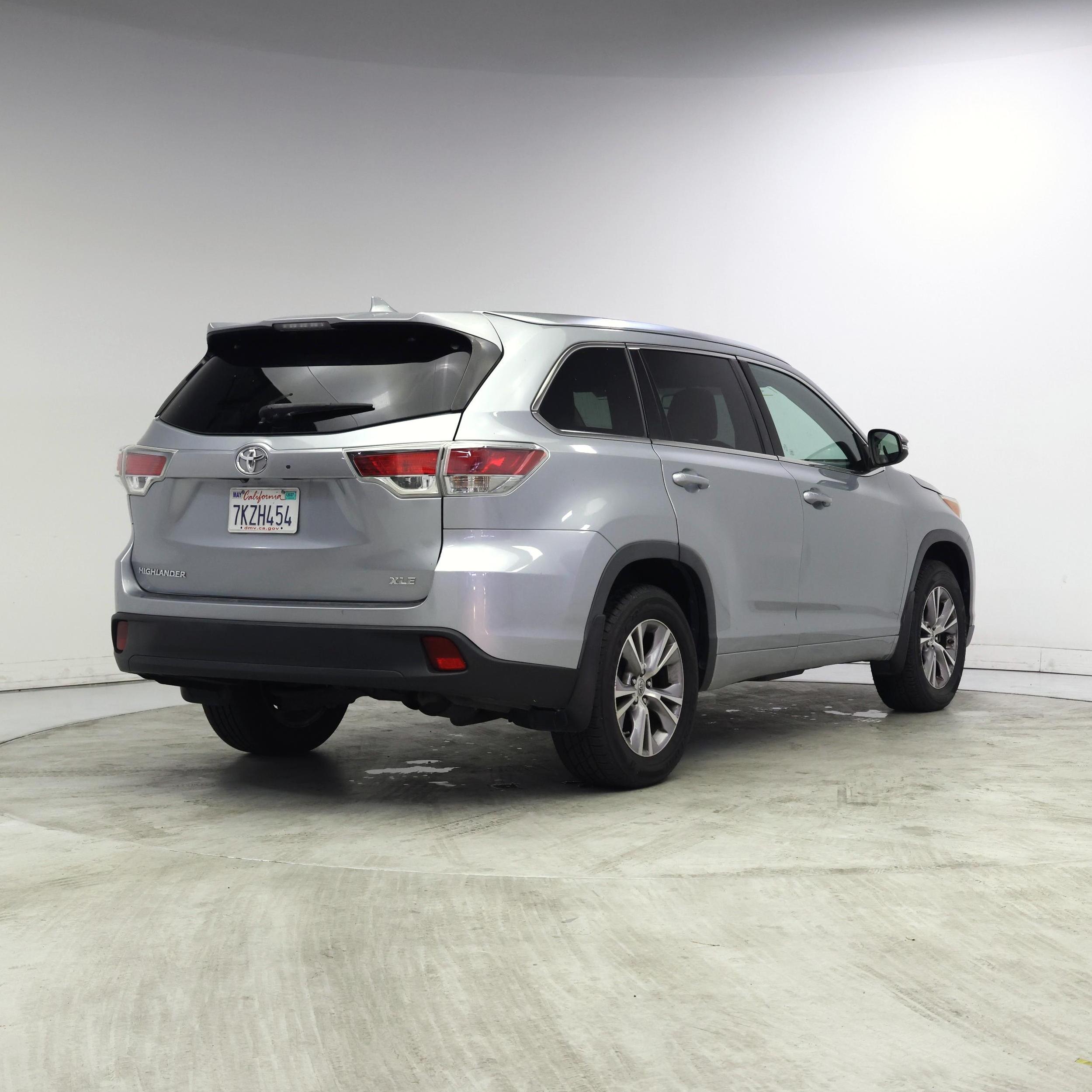 Thumbnail: 2015 Toyota Highlander - 8