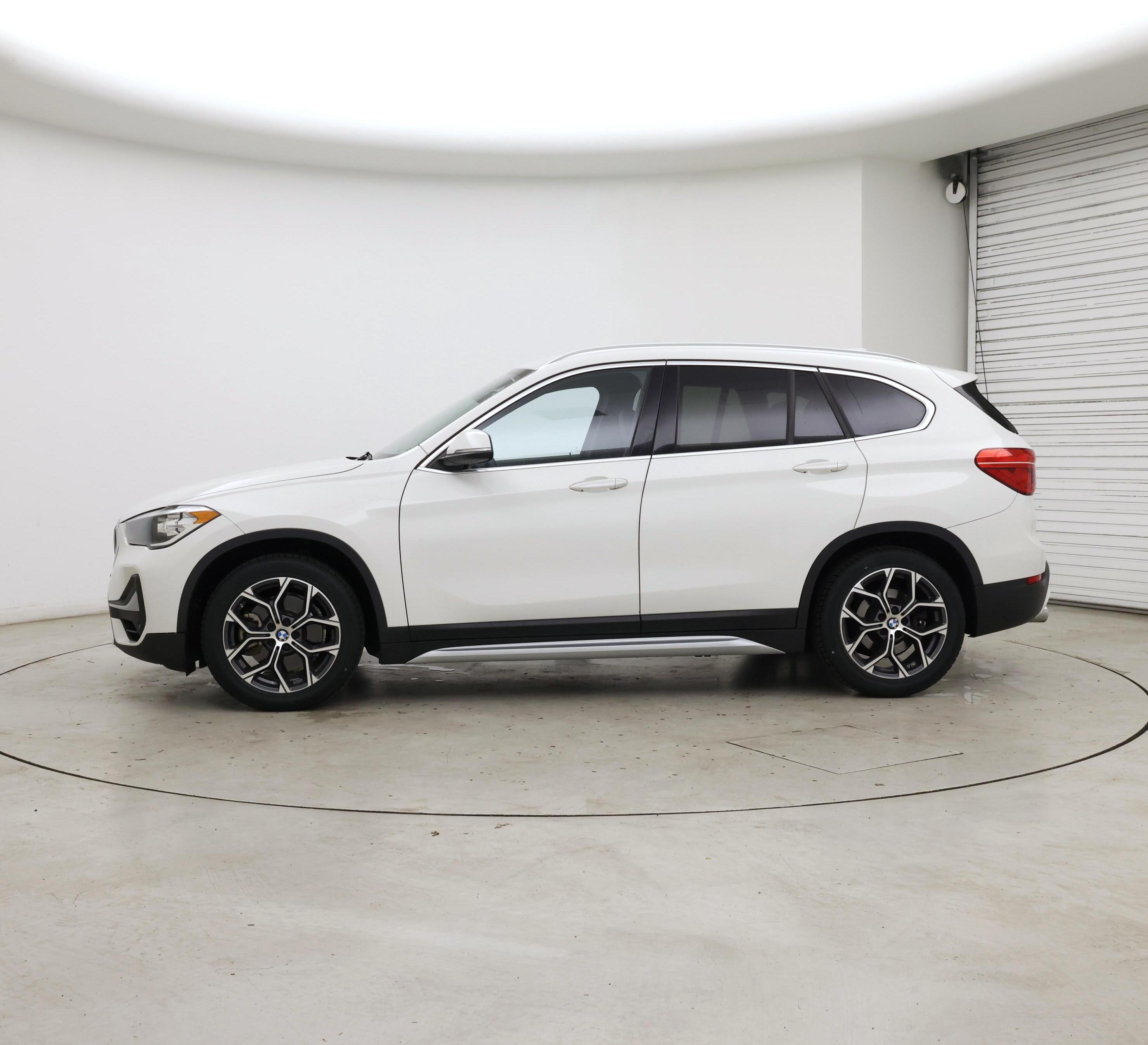 Thumbnail: 2021 BMW X1 - 3