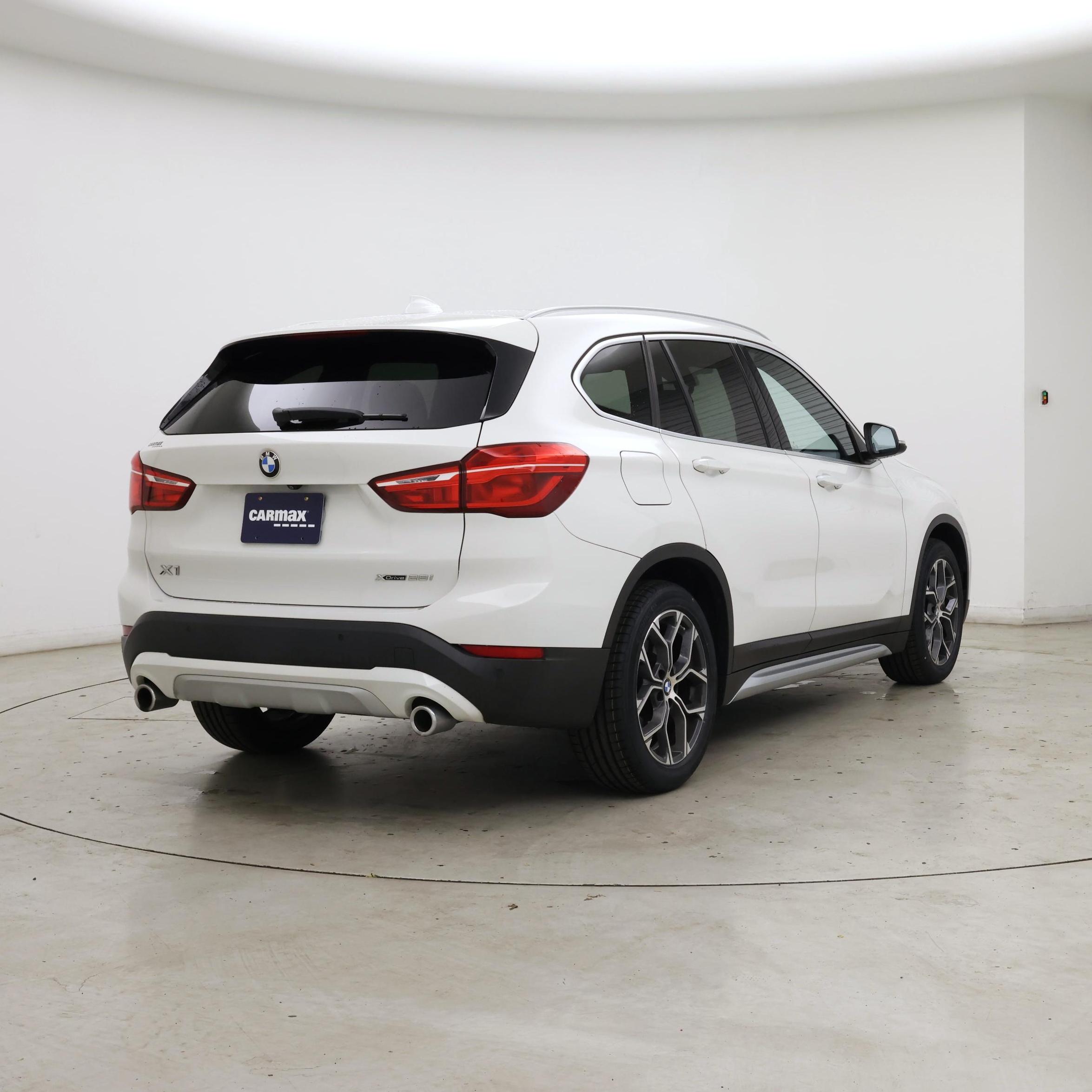 Thumbnail: 2021 BMW X1 - 8