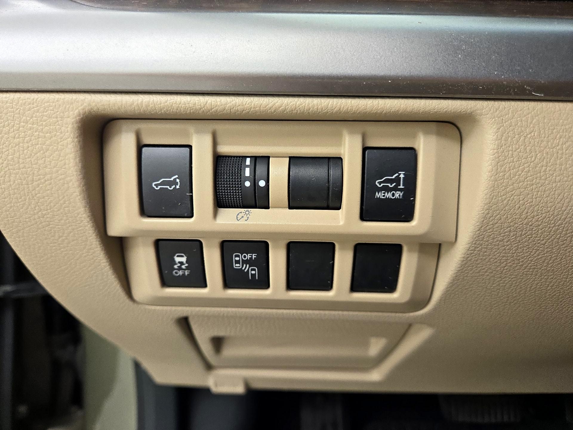 Thumbnail: 2016 Subaru Outback - 13