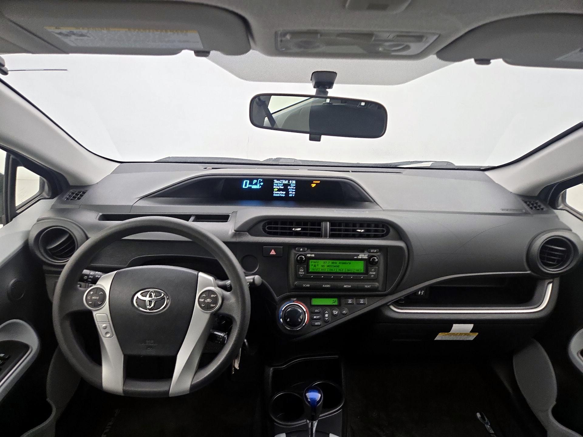 Thumbnail: 2014 Toyota Prius c - 9