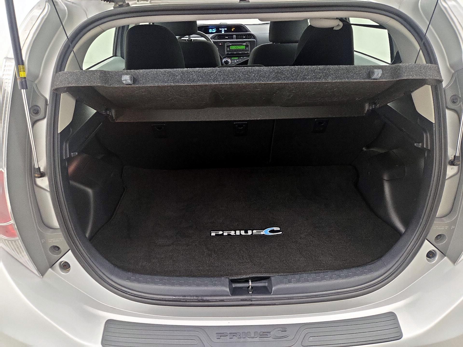 Thumbnail: 2014 Toyota Prius c - 18