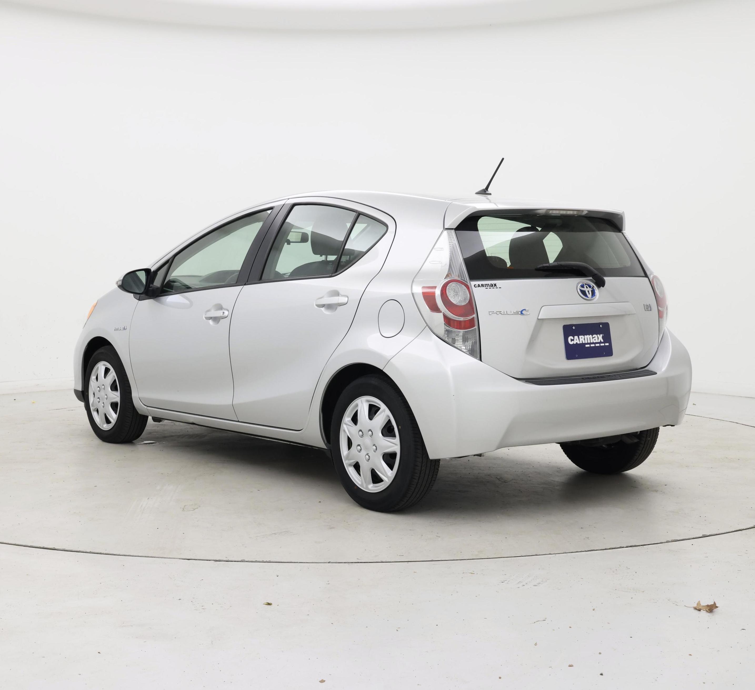 Thumbnail: 2014 Toyota Prius c - 2