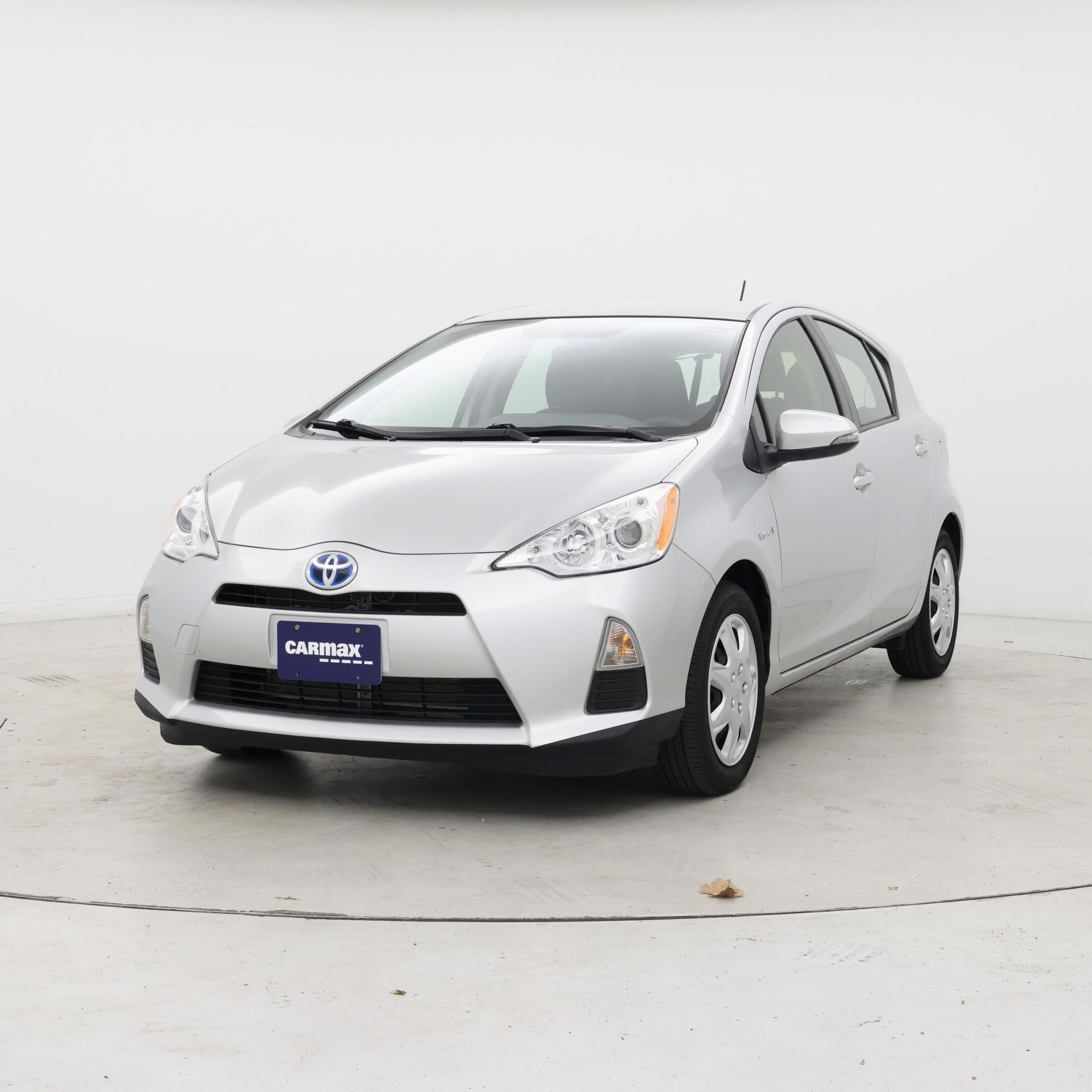 Thumbnail: 2014 Toyota Prius c - 4