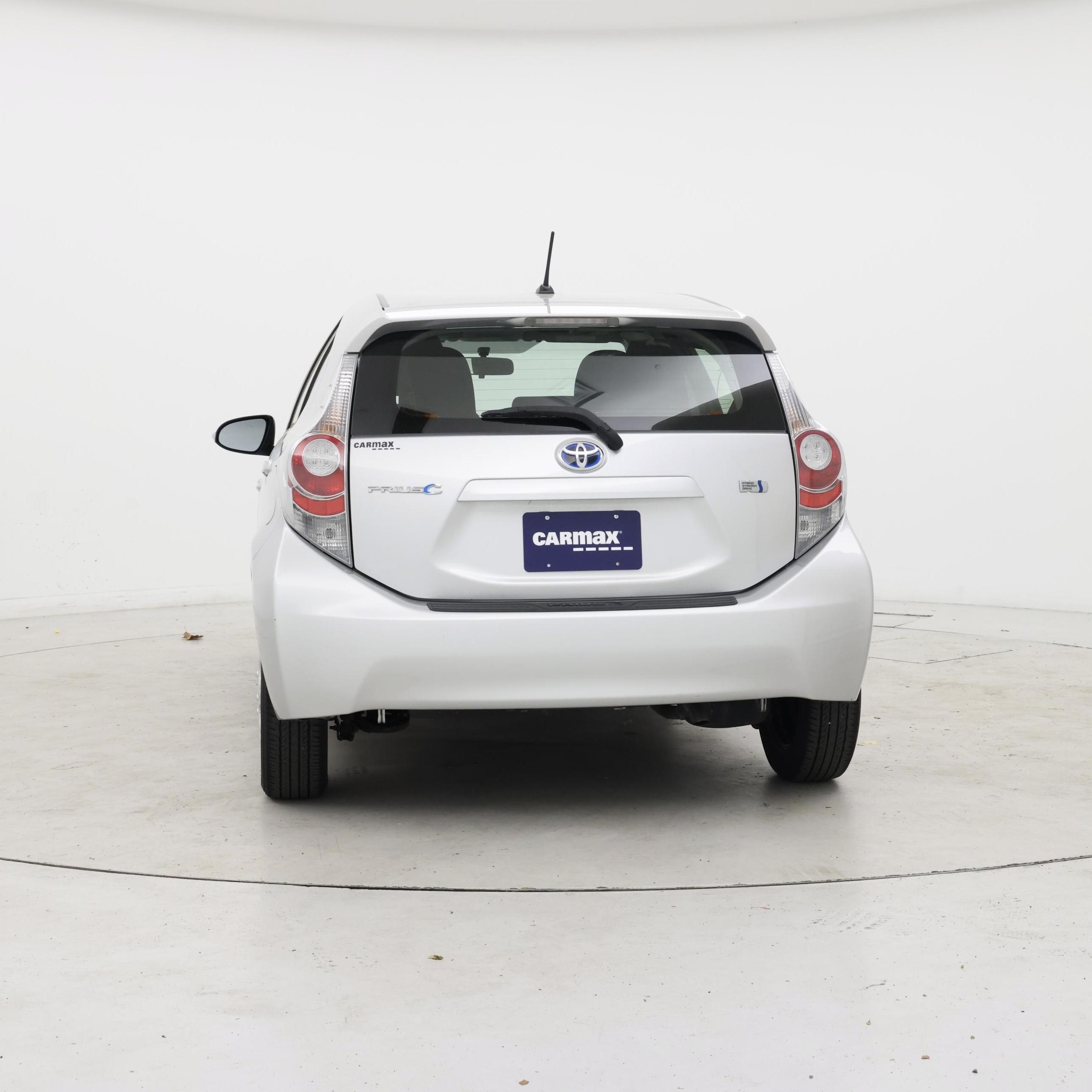 Thumbnail: 2014 Toyota Prius c - 6