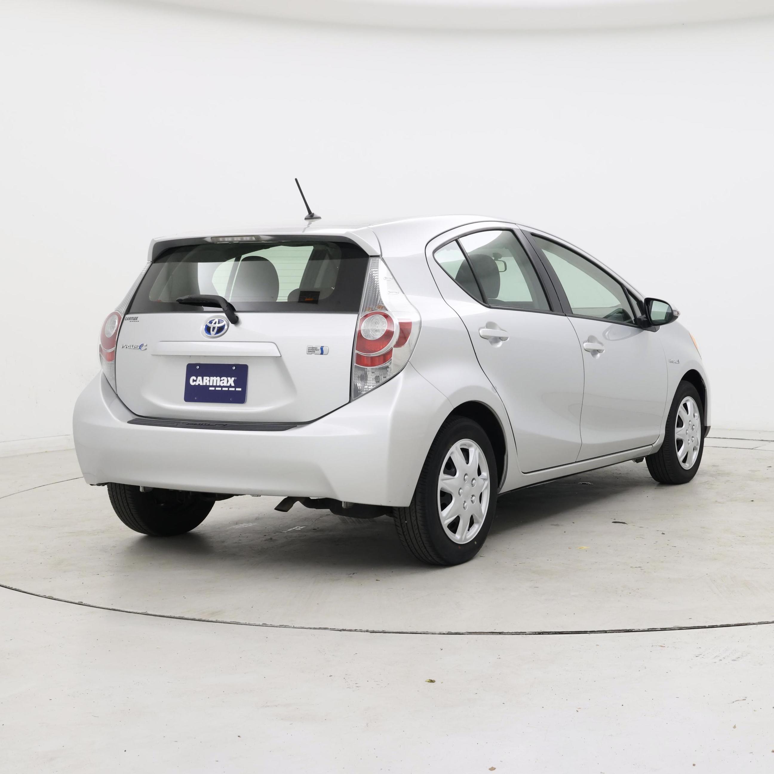 Thumbnail: 2014 Toyota Prius c - 8