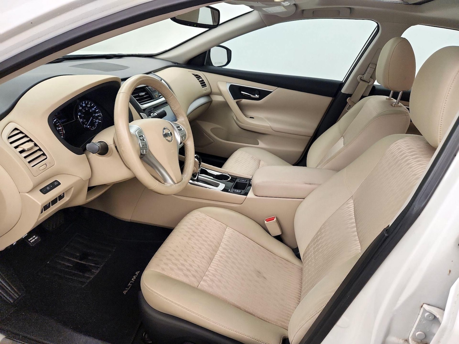 2018 Nissan Altima SV - Photo 12