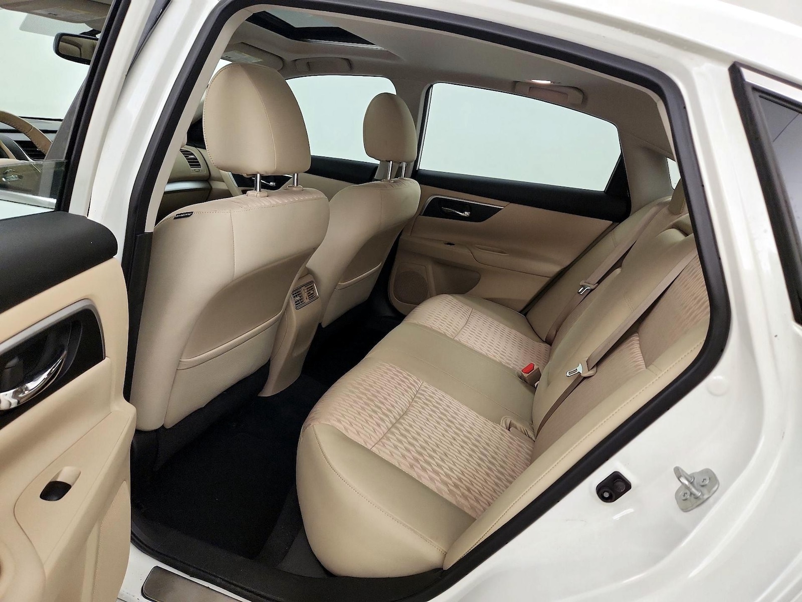 2018 Nissan Altima SV - Photo 22