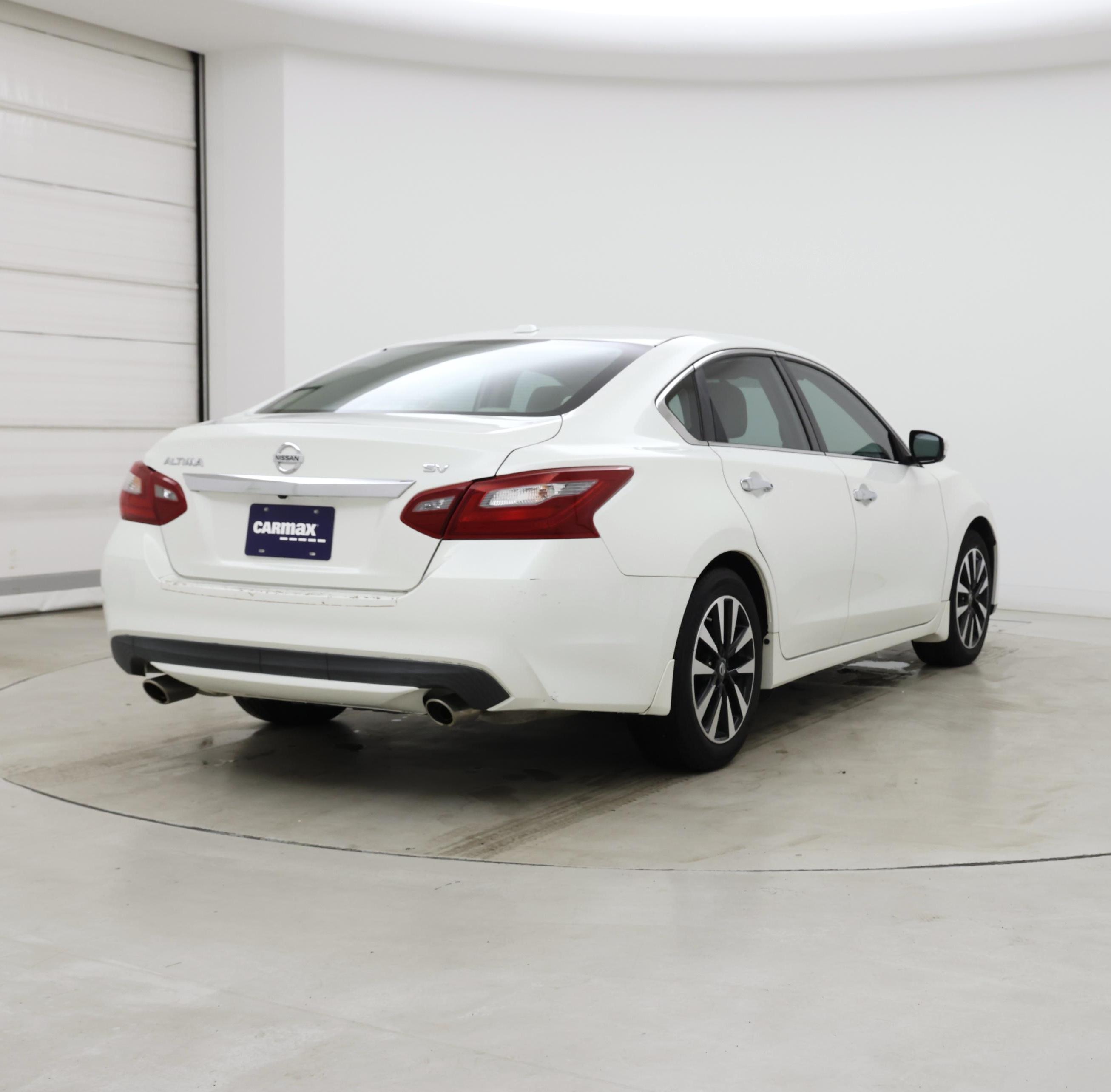 Thumbnail: 2018 Nissan Altima - 8