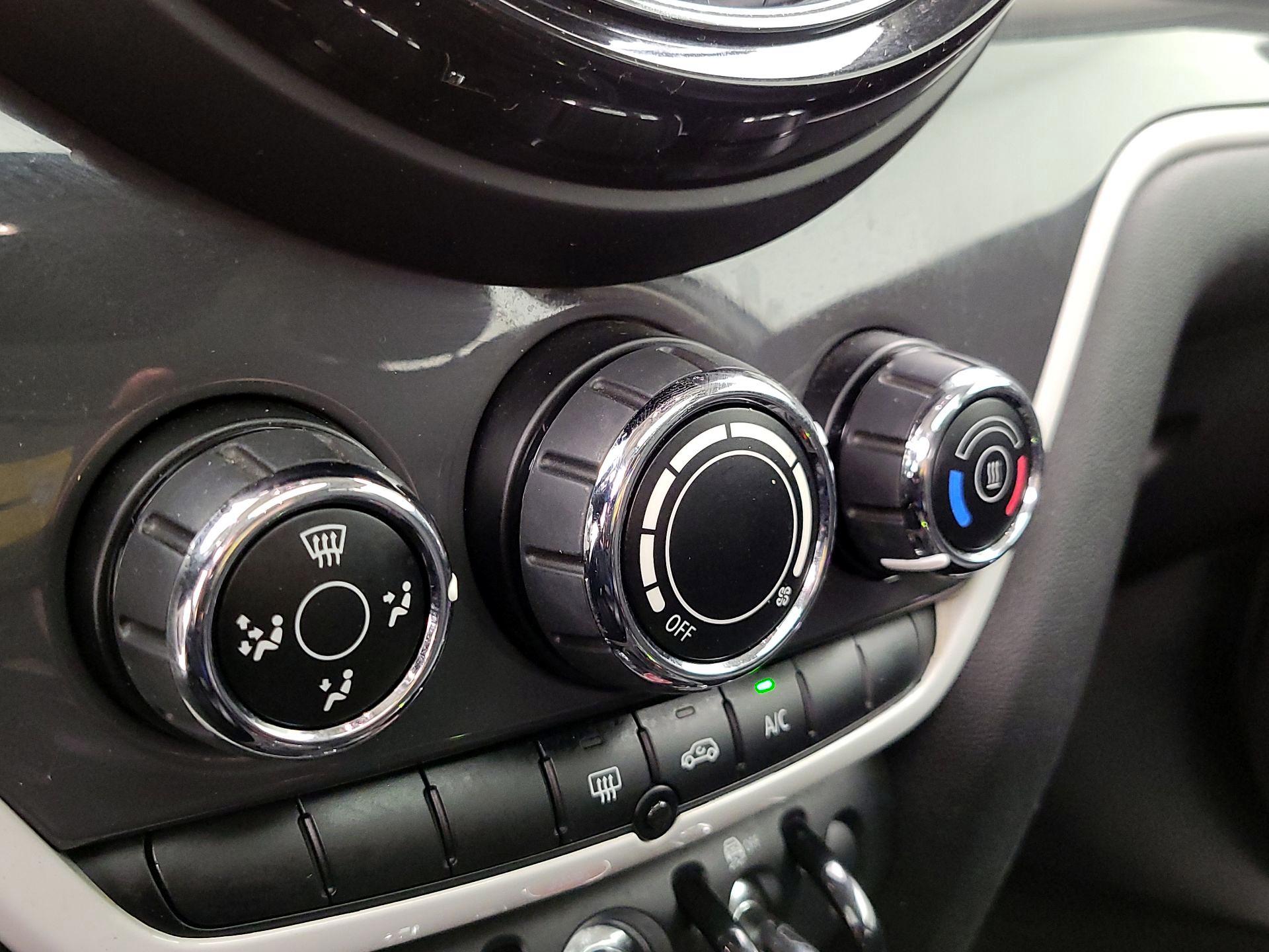Thumbnail: 2019 MINI Cooper Countryman - 16