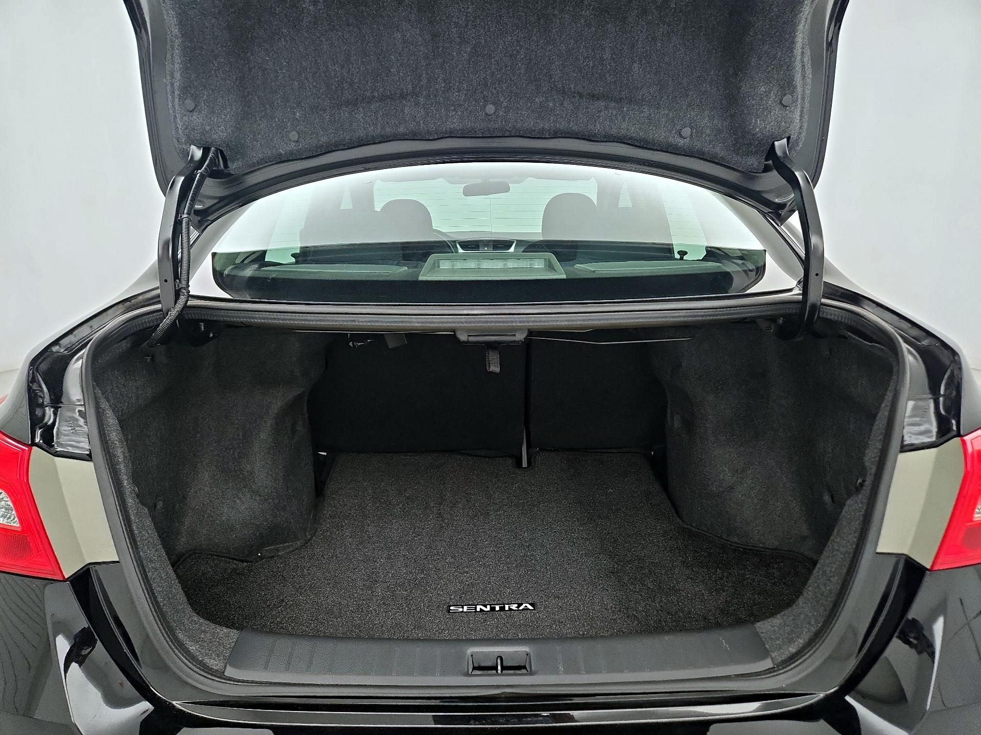 Thumbnail: 2019 Nissan Sentra - 20