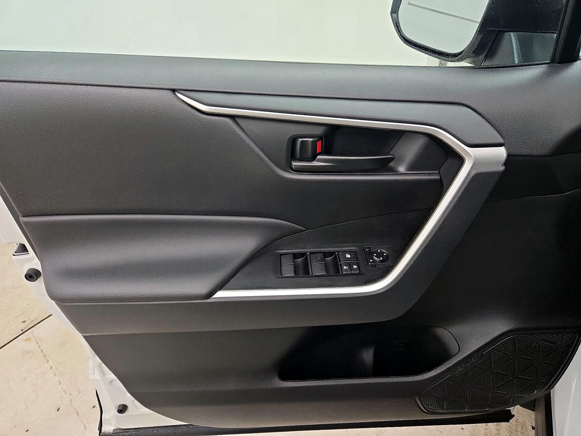 Thumbnail: 2023 Toyota RAV4 - 12