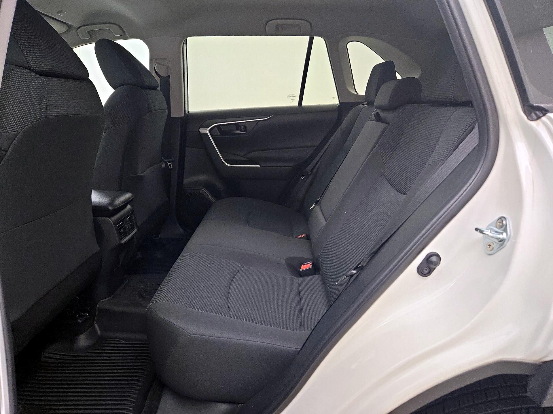 Thumbnail: 2023 Toyota RAV4 - 17