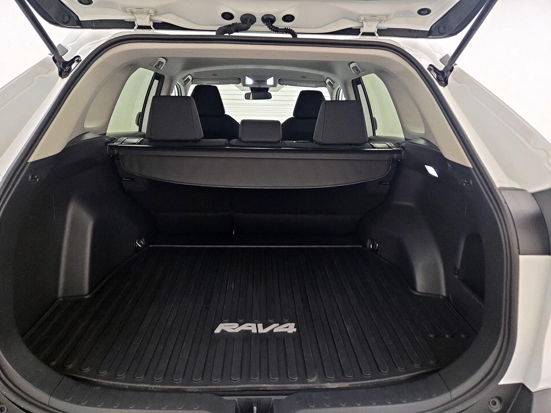 Thumbnail: 2023 Toyota RAV4 - 18