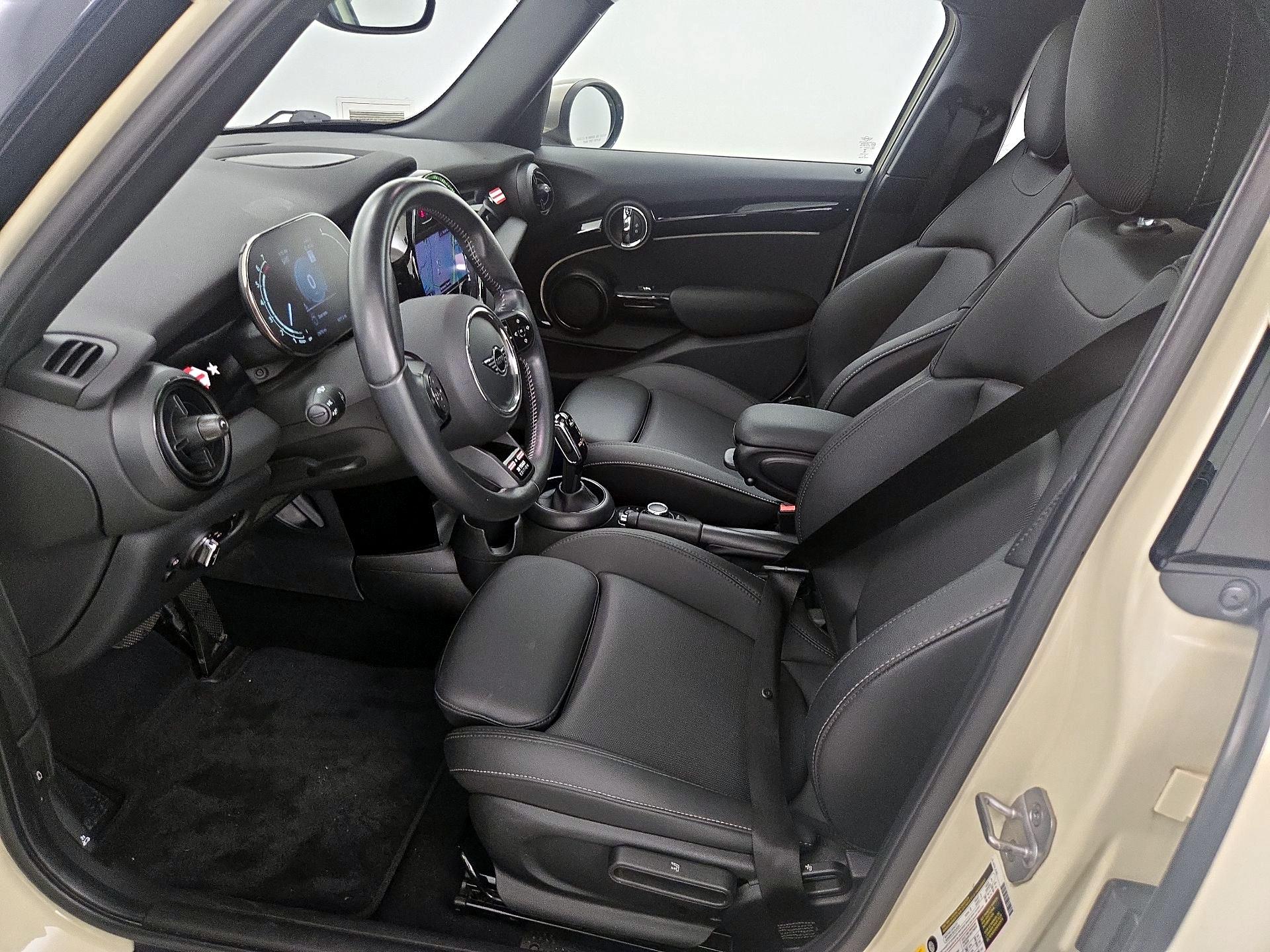 Thumbnail: 2023 MINI Cooper Hardtop - 11