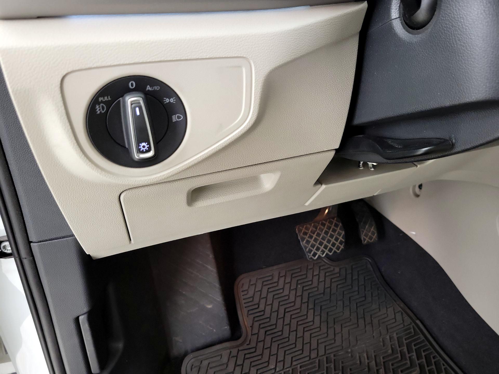 Thumbnail: 2019 Volkswagen Atlas - 13