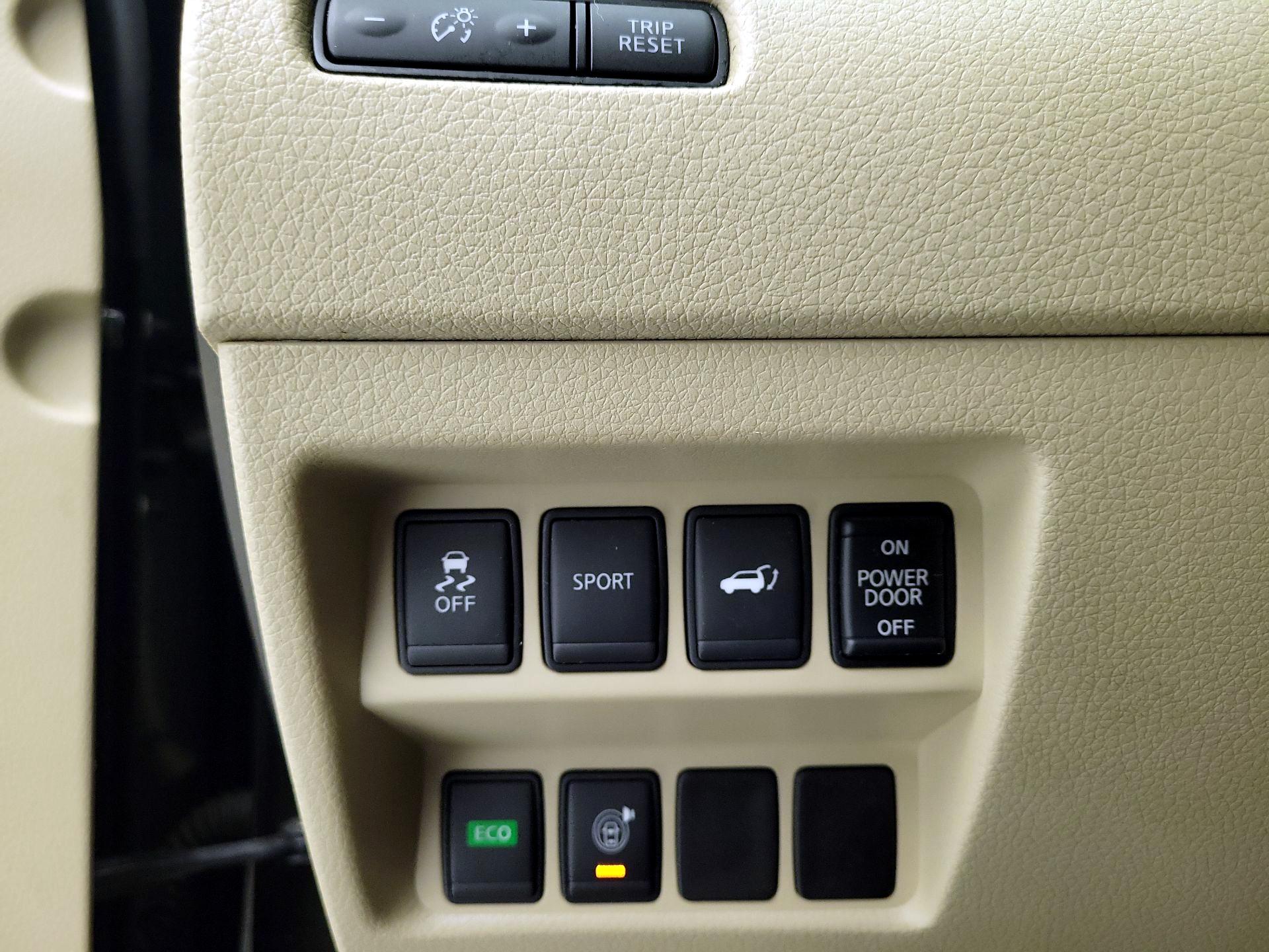 Thumbnail: 2015 Nissan Rogue - 13