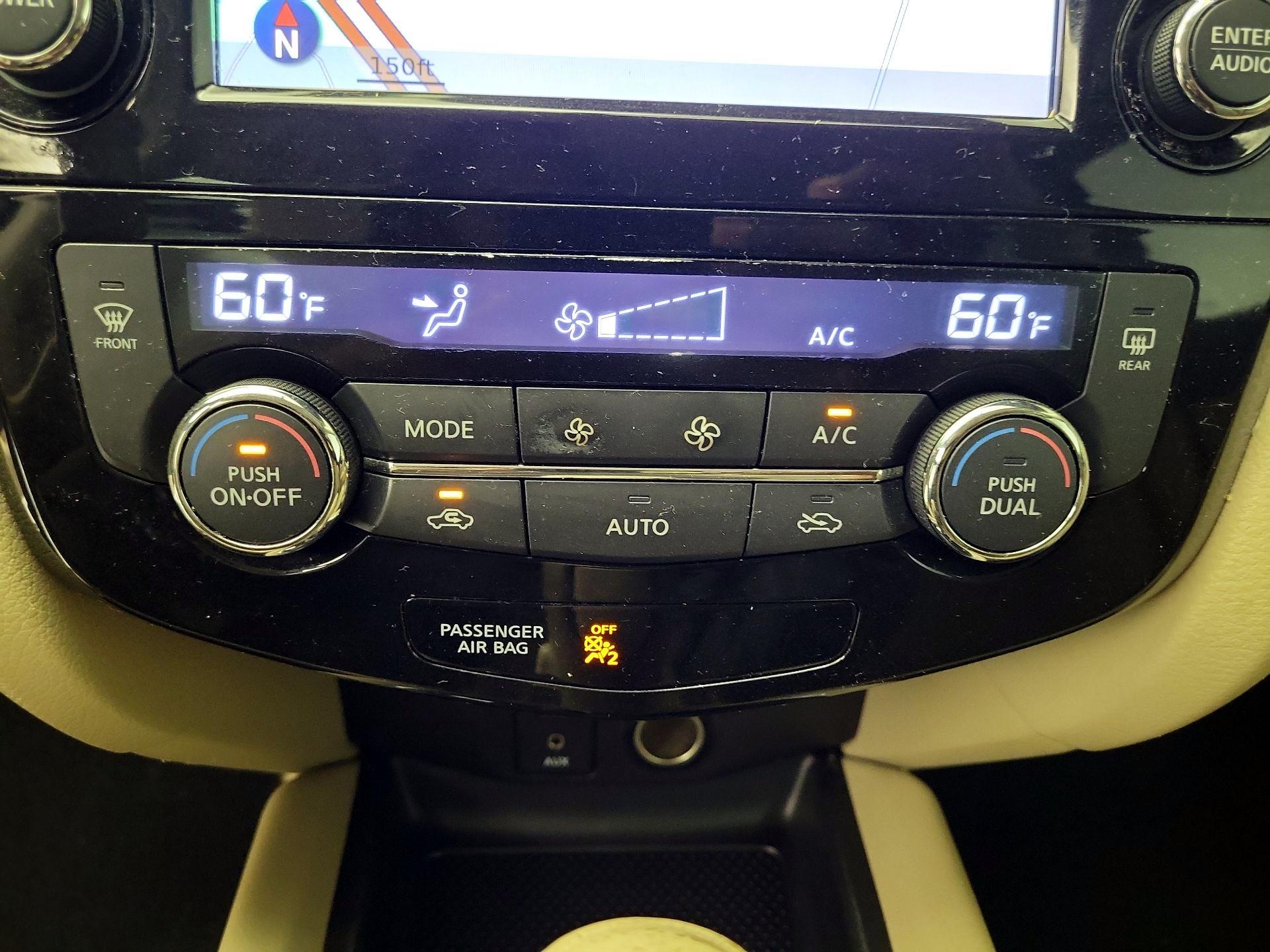 Thumbnail: 2015 Nissan Rogue - 17