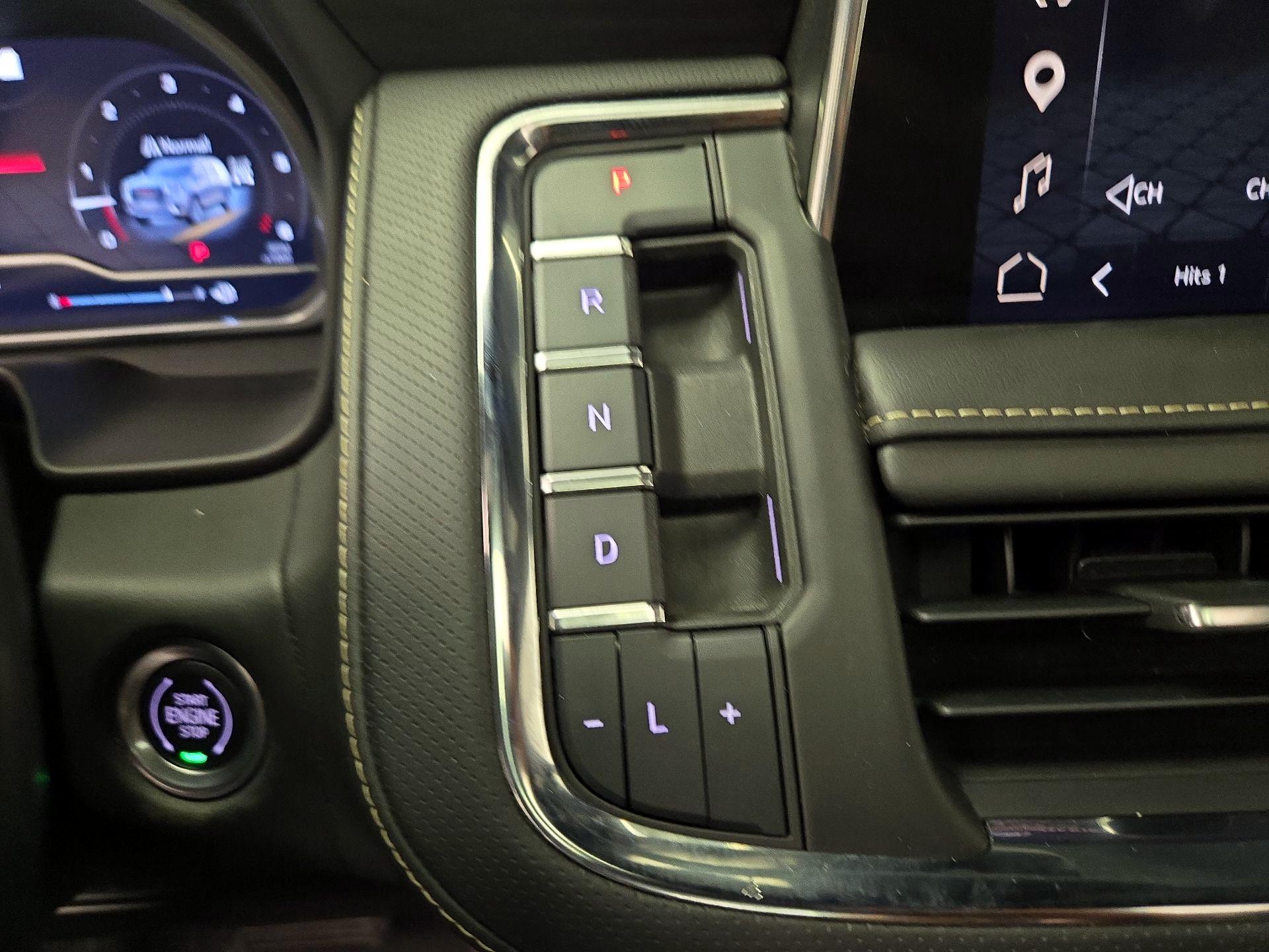 Thumbnail: 2023 GMC Yukon XL - 18