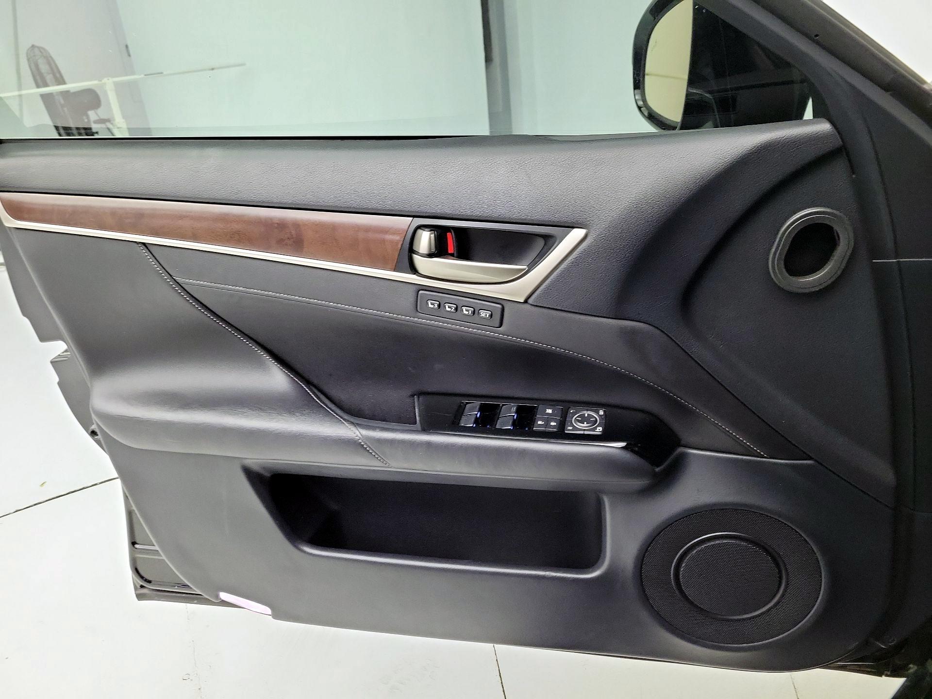 Thumbnail: 2015 Lexus GS - 12