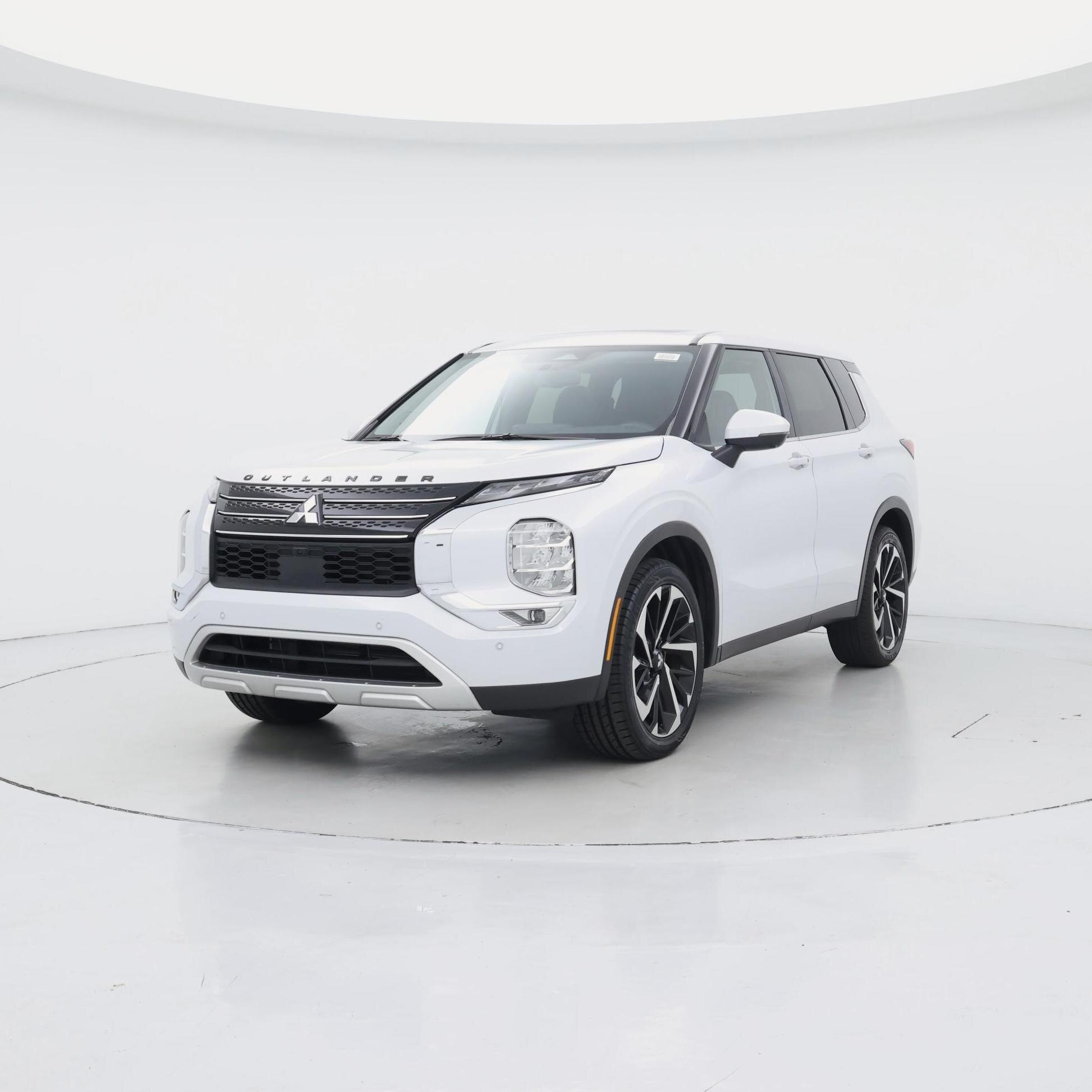 Thumbnail: 2023 Mitsubishi Outlander - 4
