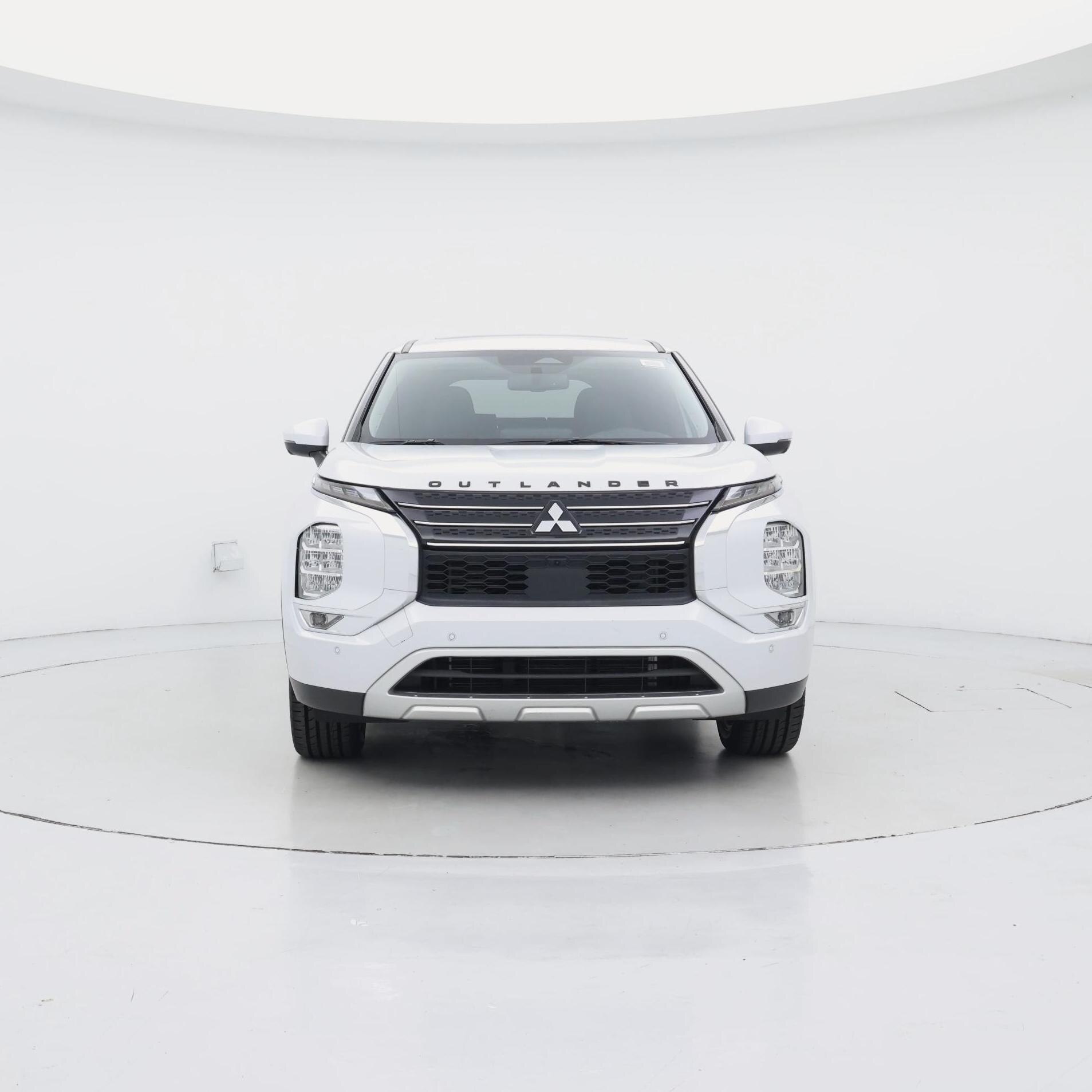 Thumbnail: 2023 Mitsubishi Outlander - 5