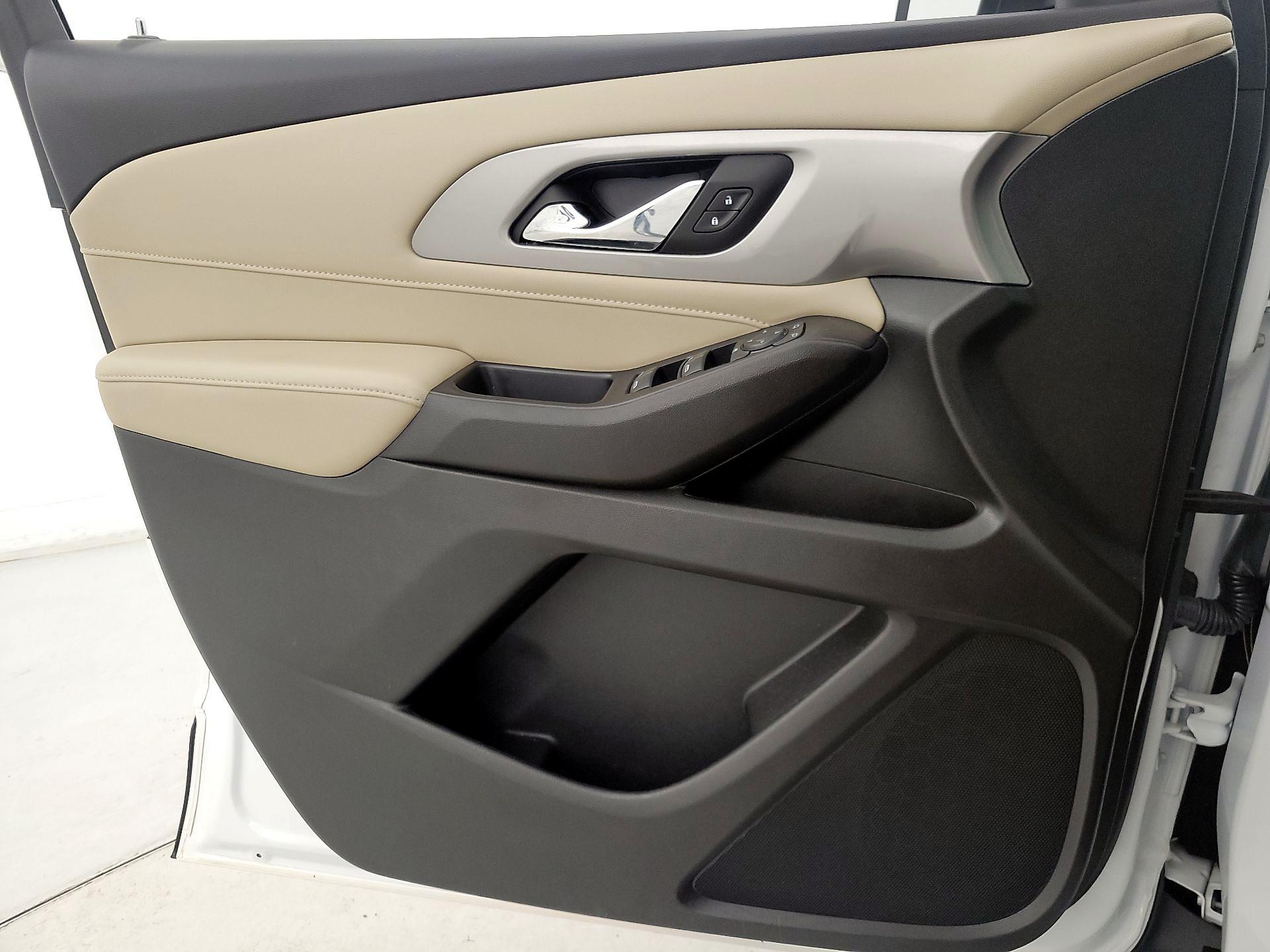 Thumbnail: 2022 Chevrolet Traverse - 12
