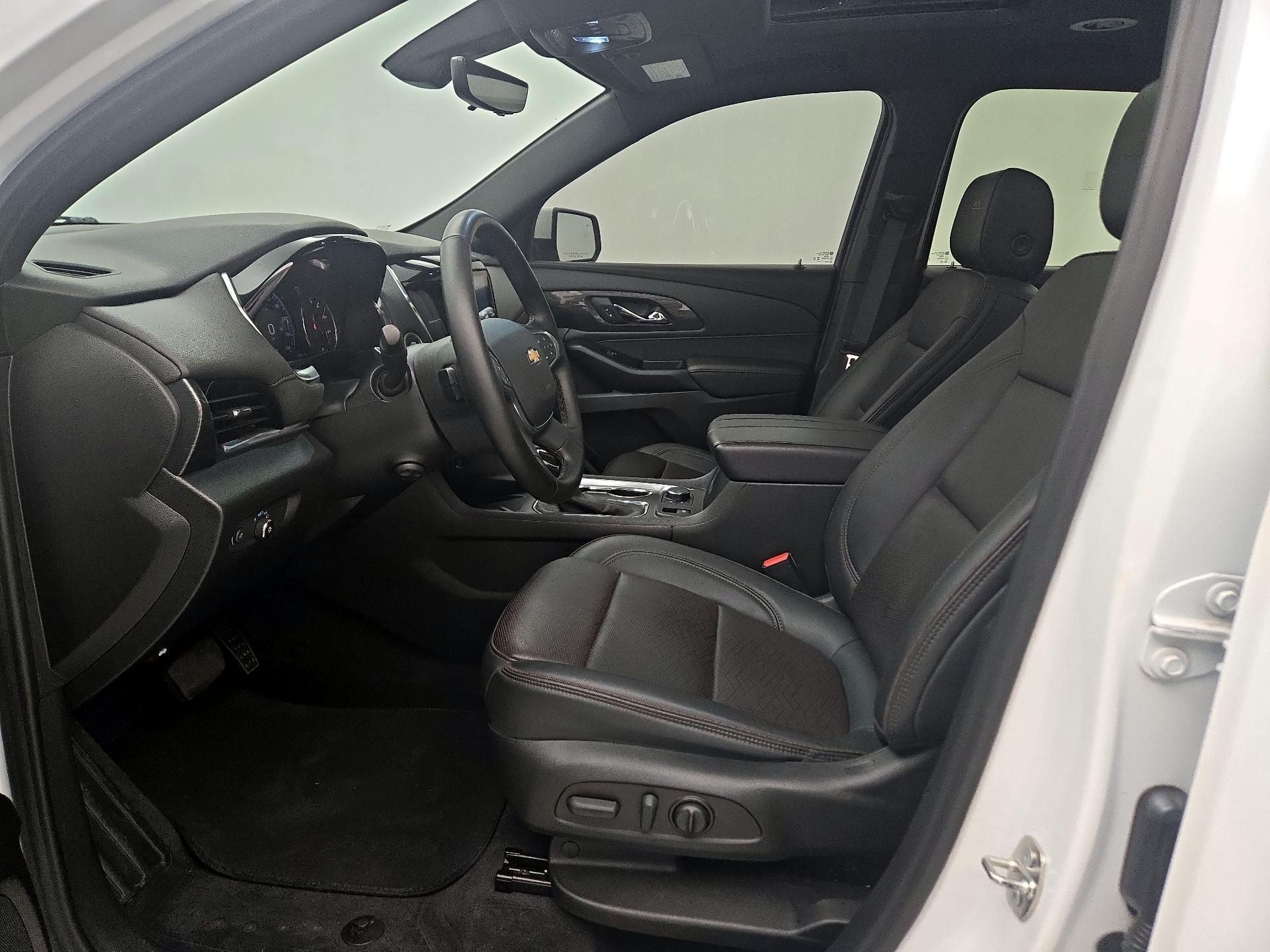 Thumbnail: 2023 Chevrolet Traverse - 11