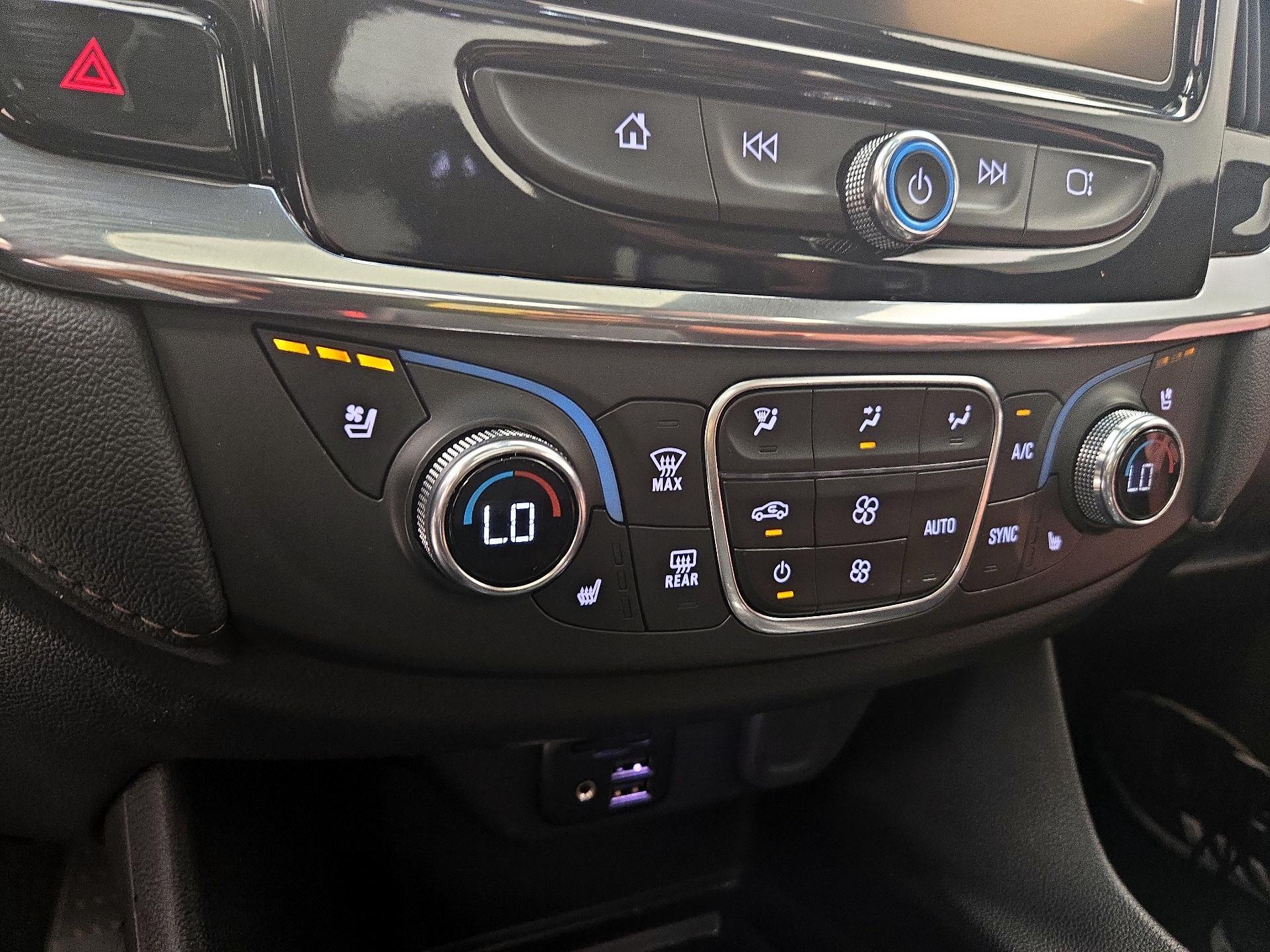 Thumbnail: 2023 Chevrolet Traverse - 17