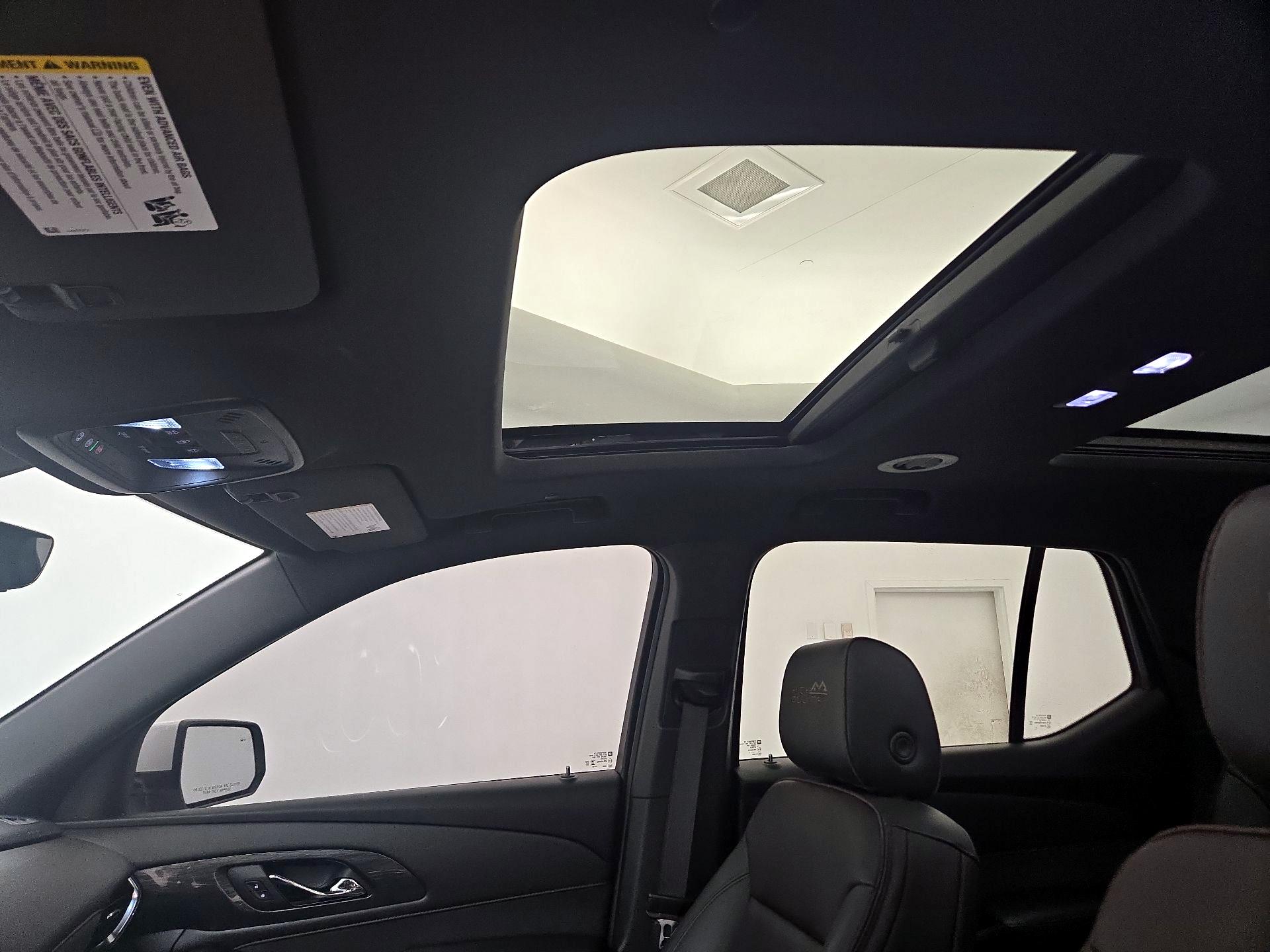 Thumbnail: 2023 Chevrolet Traverse - 20