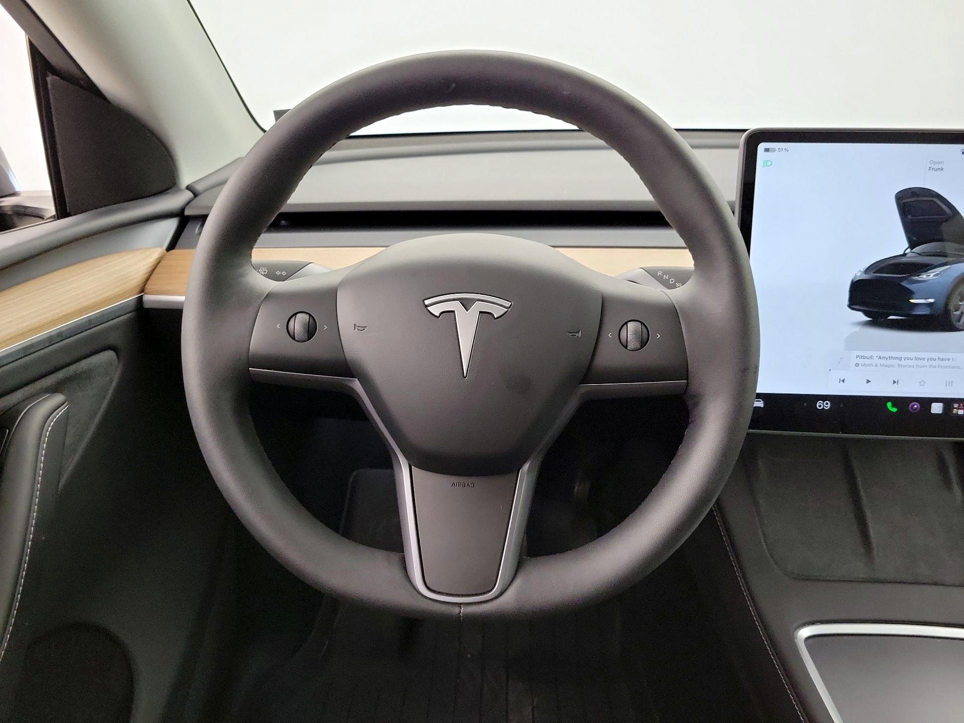 Thumbnail: 2025 Tesla Model Y - 10