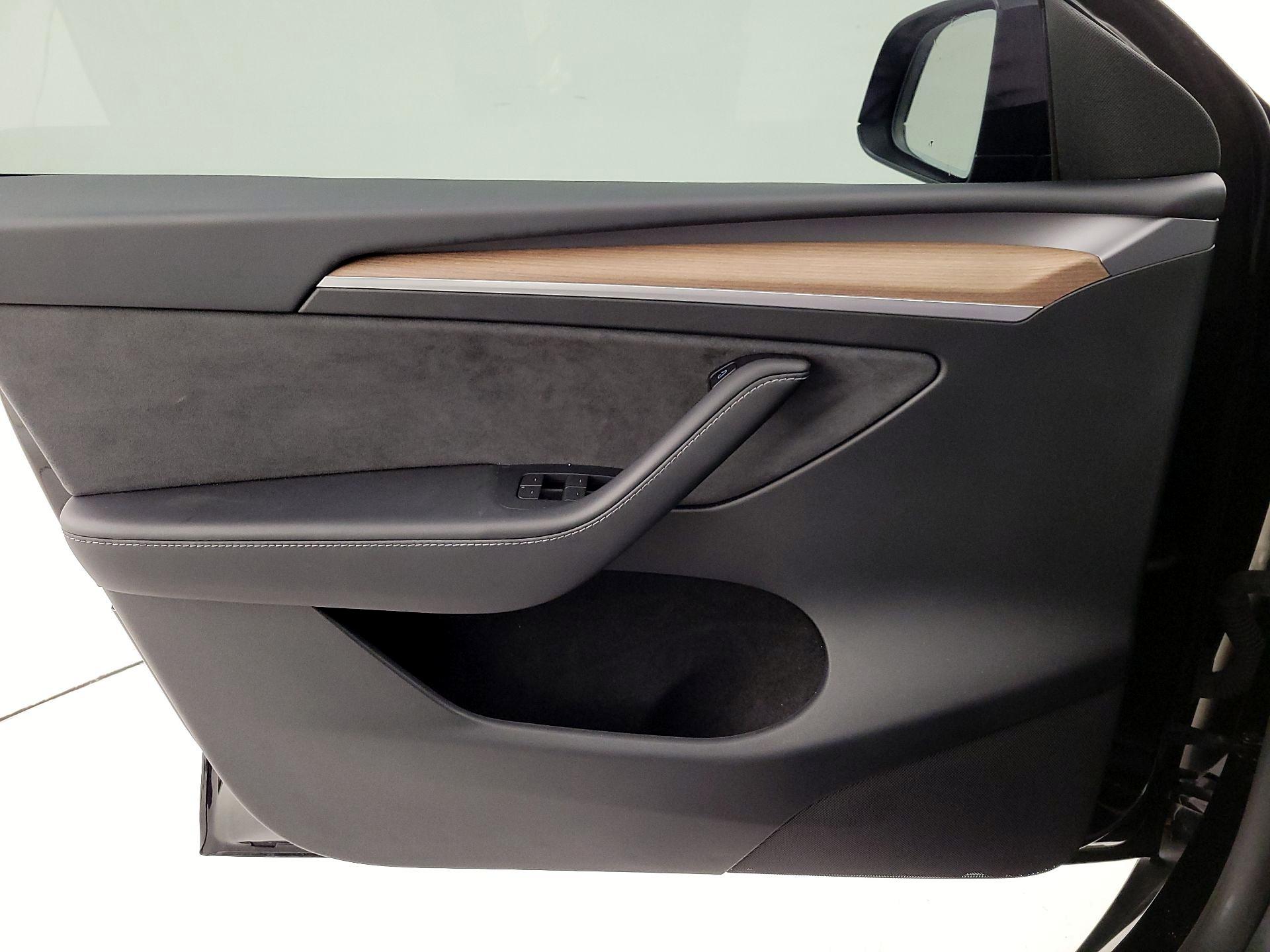 Thumbnail: 2025 Tesla Model Y - 12