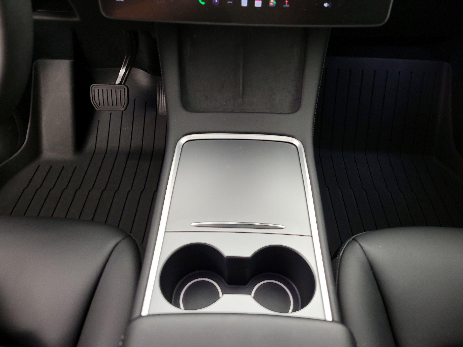 Thumbnail: 2025 Tesla Model Y - 17