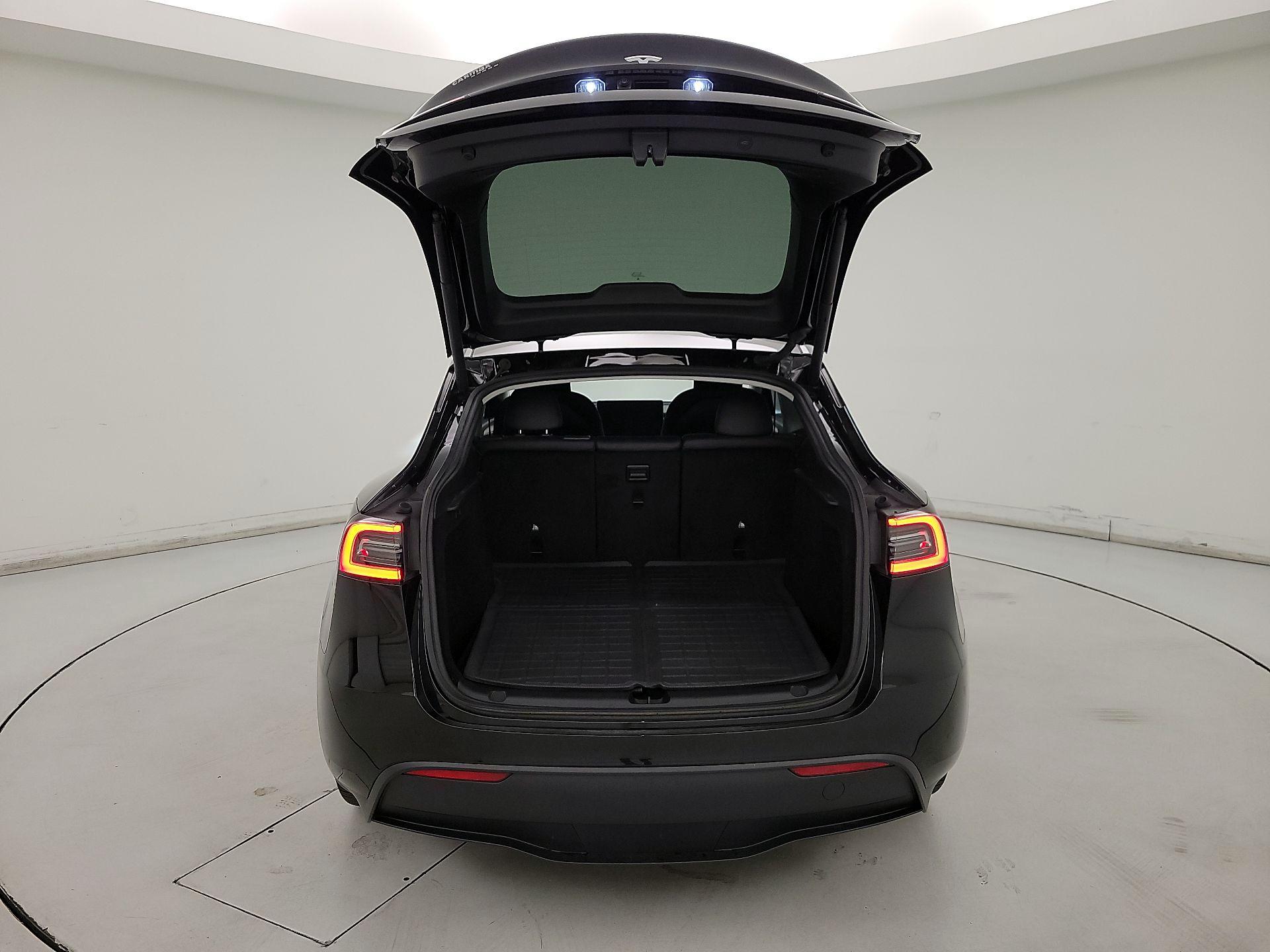 Thumbnail: 2025 Tesla Model Y - 19