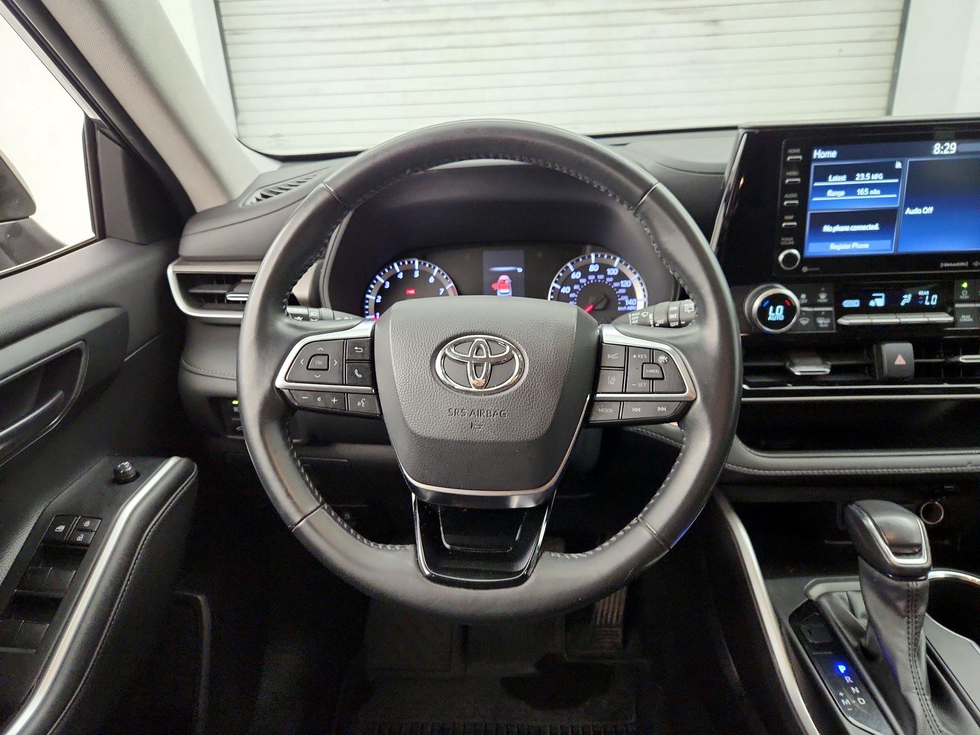 Thumbnail: 2021 Toyota Highlander - 10