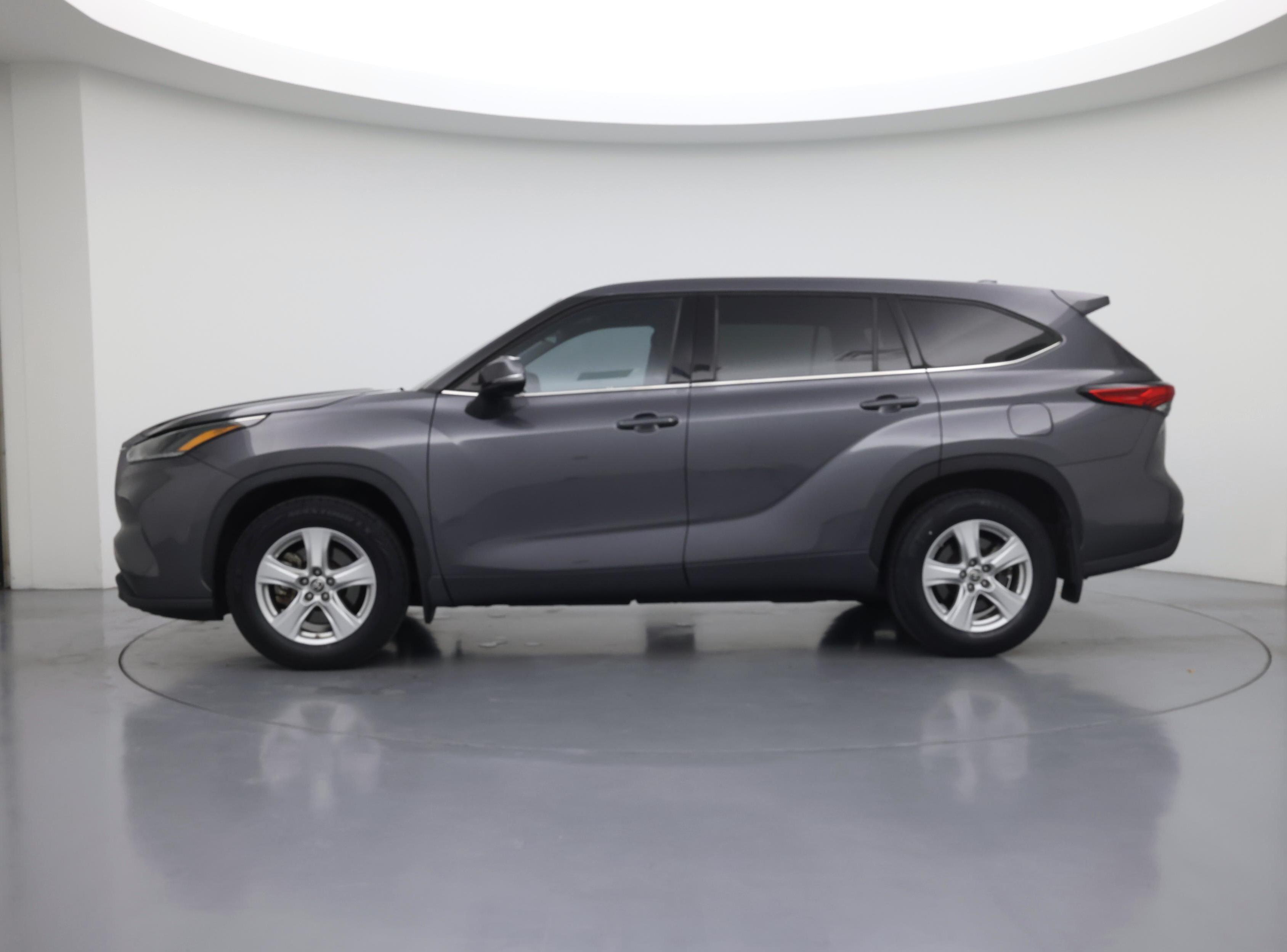 Thumbnail: 2021 Toyota Highlander - 3