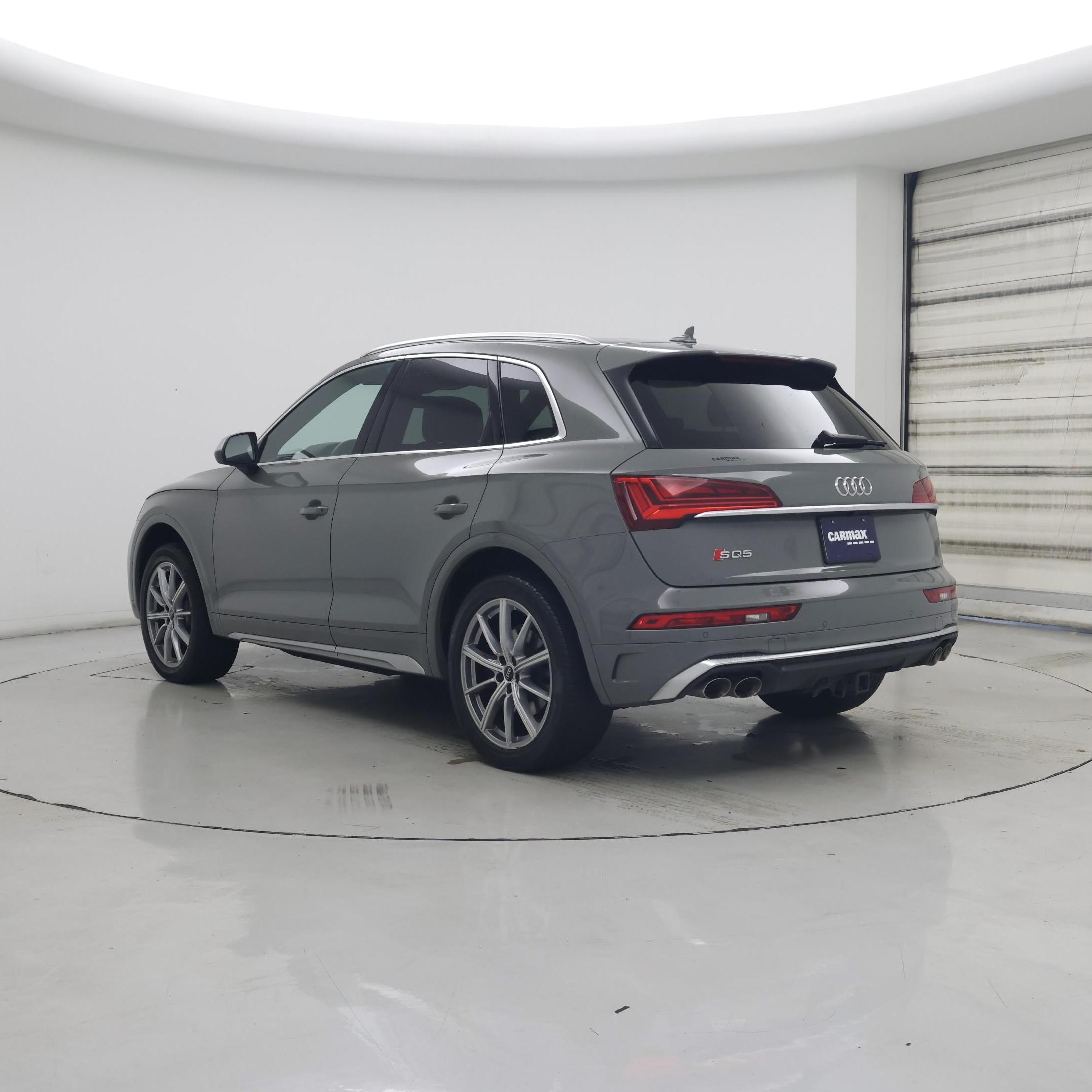 Thumbnail: 2022 Audi SQ5 - 2