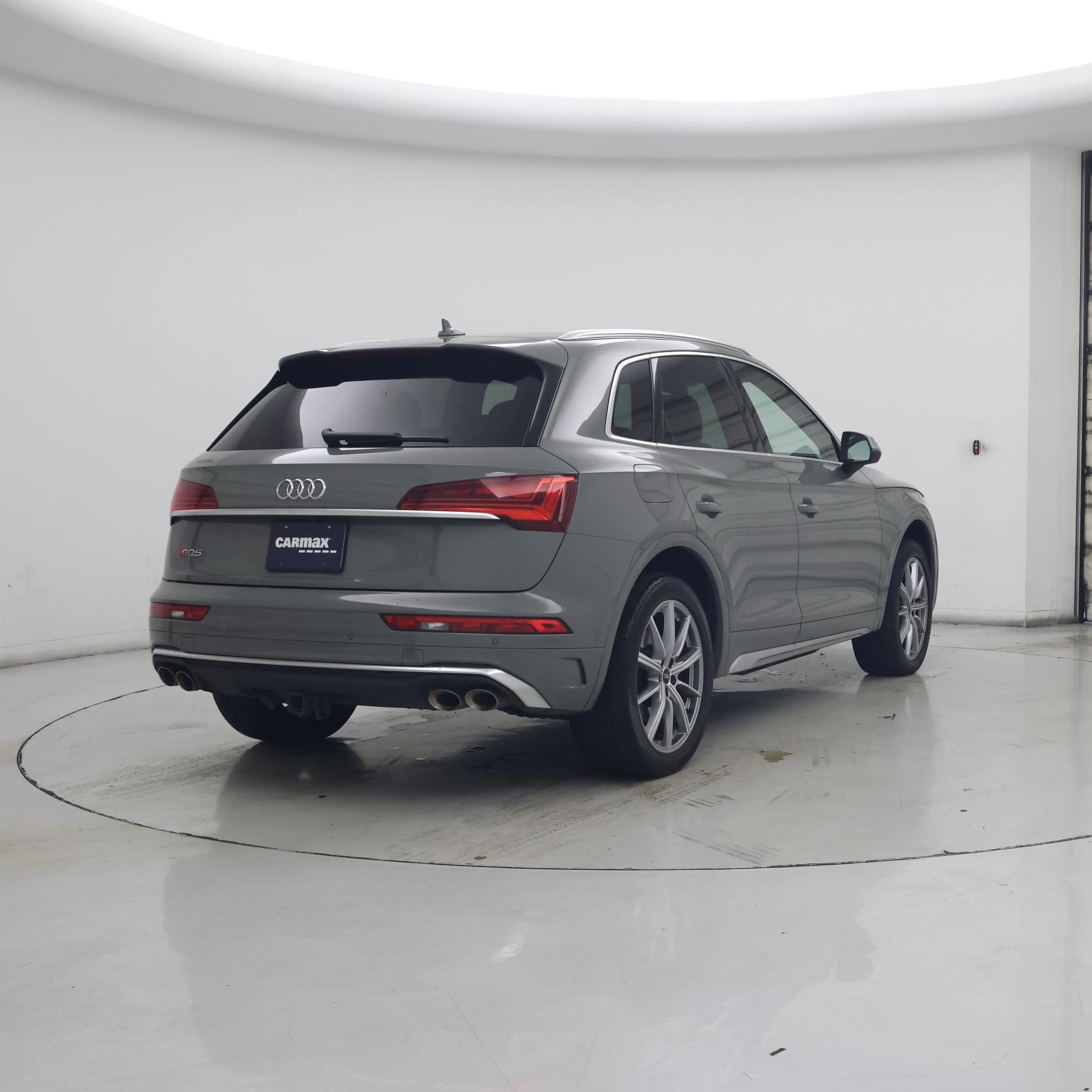 Thumbnail: 2022 Audi SQ5 - 8