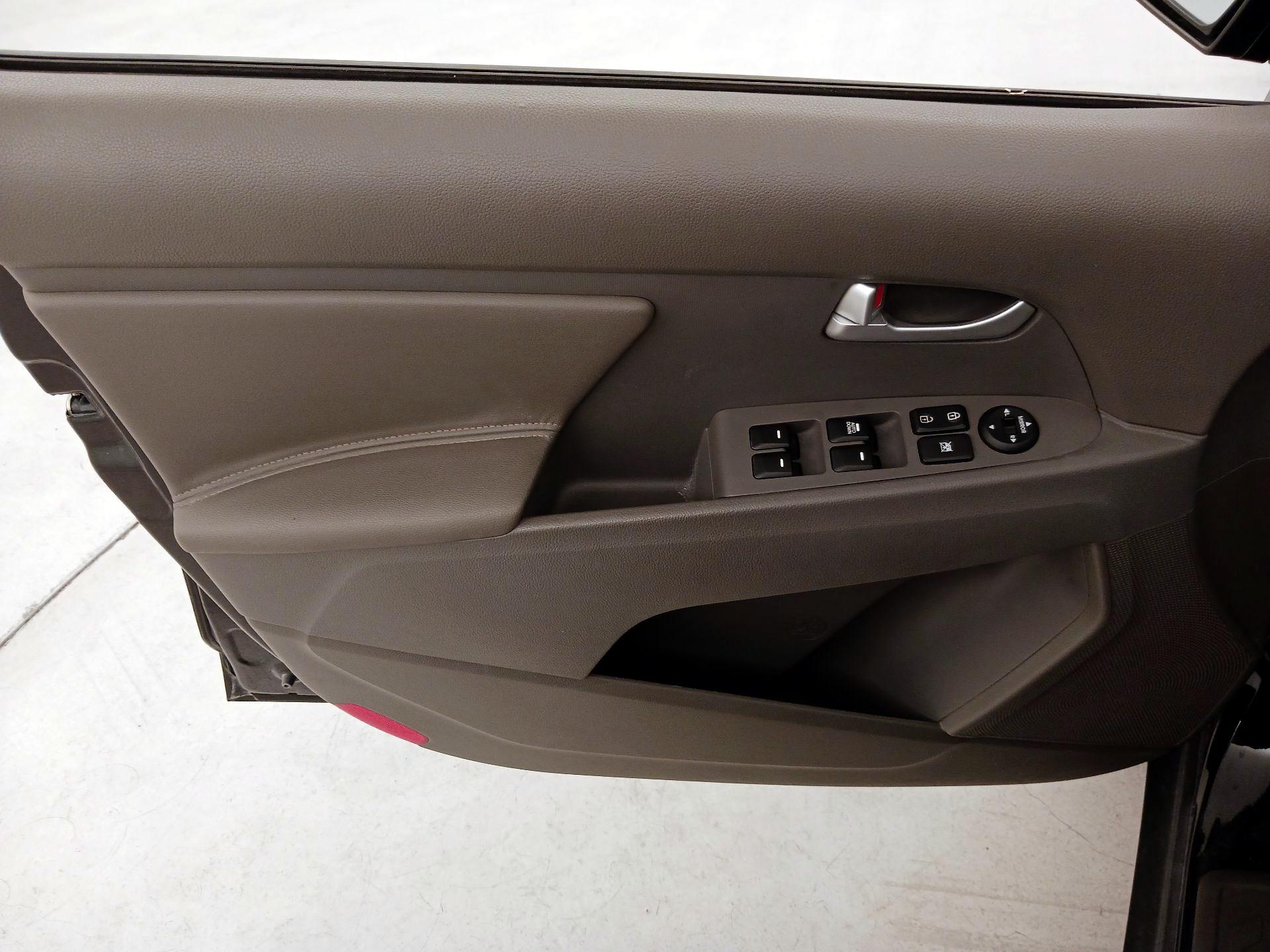 Thumbnail: 2014 Kia Sportage - 12